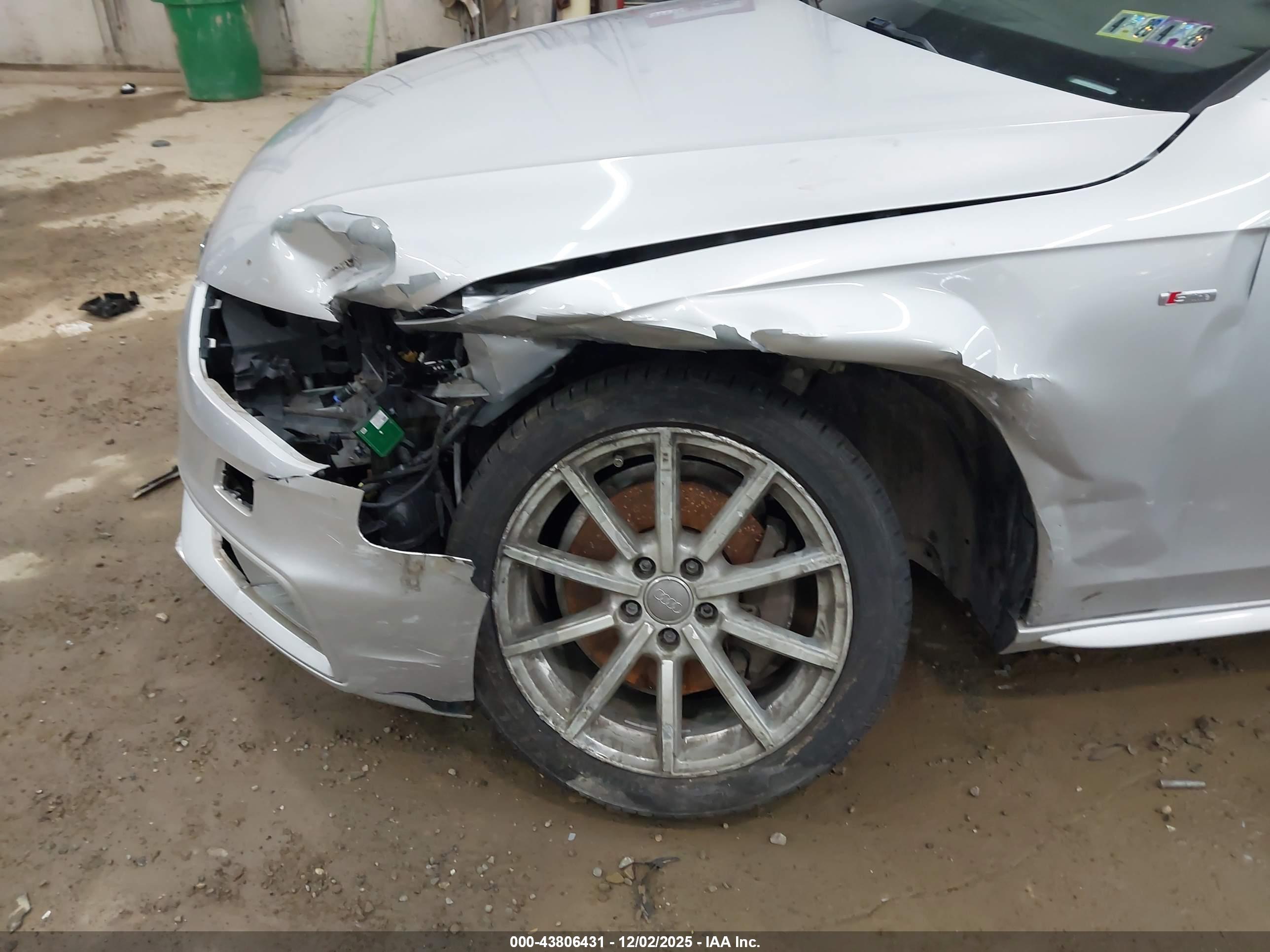 AUDI A4 image 6