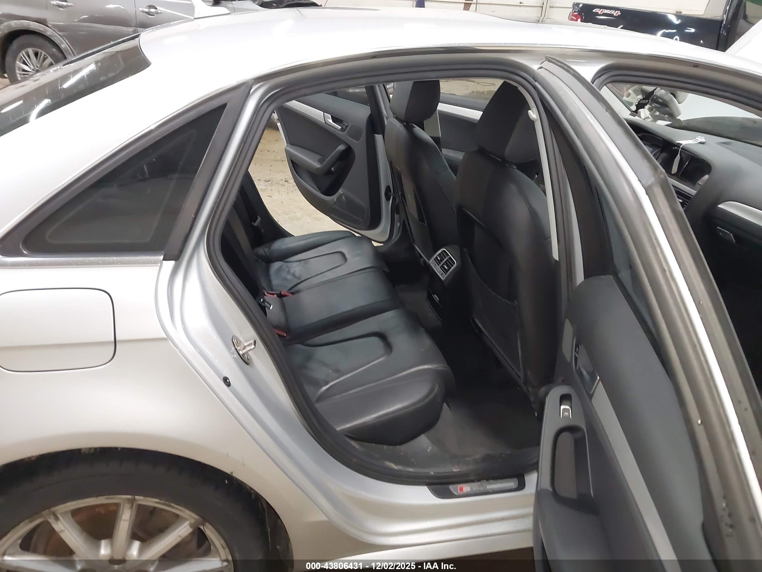 AUDI A4 image 8
