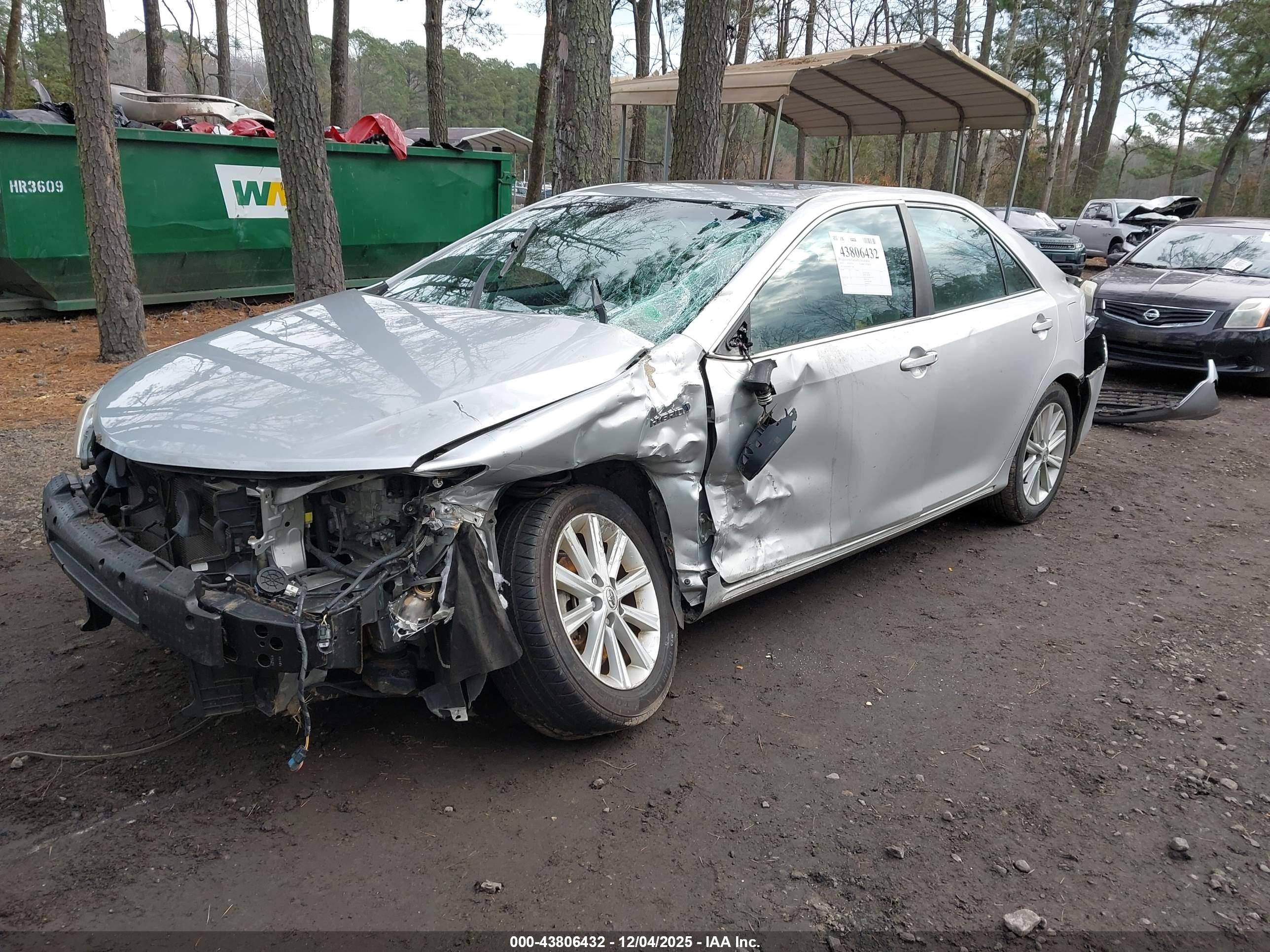 TOYOTA CAMRY image 2