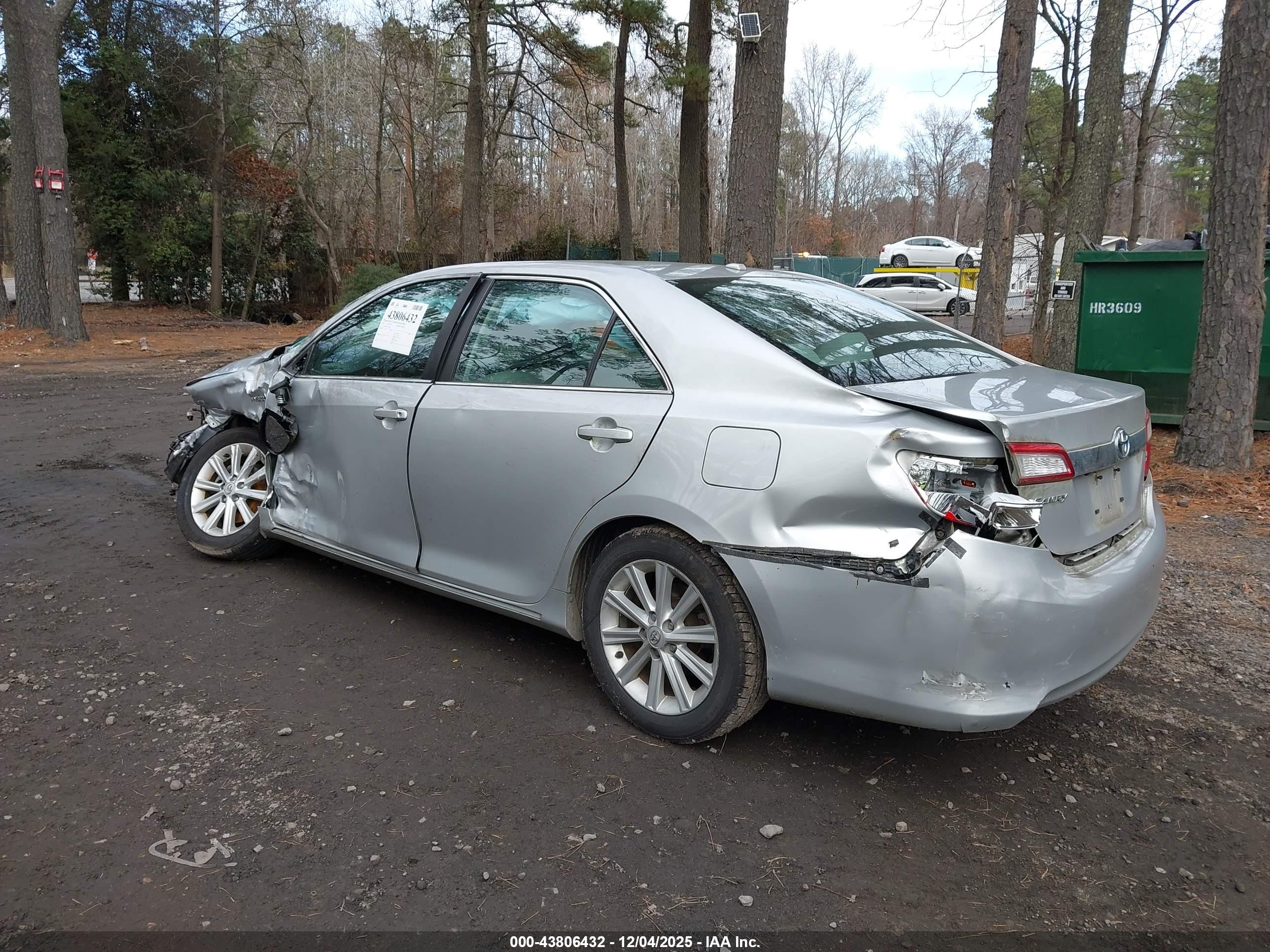 TOYOTA CAMRY image 3