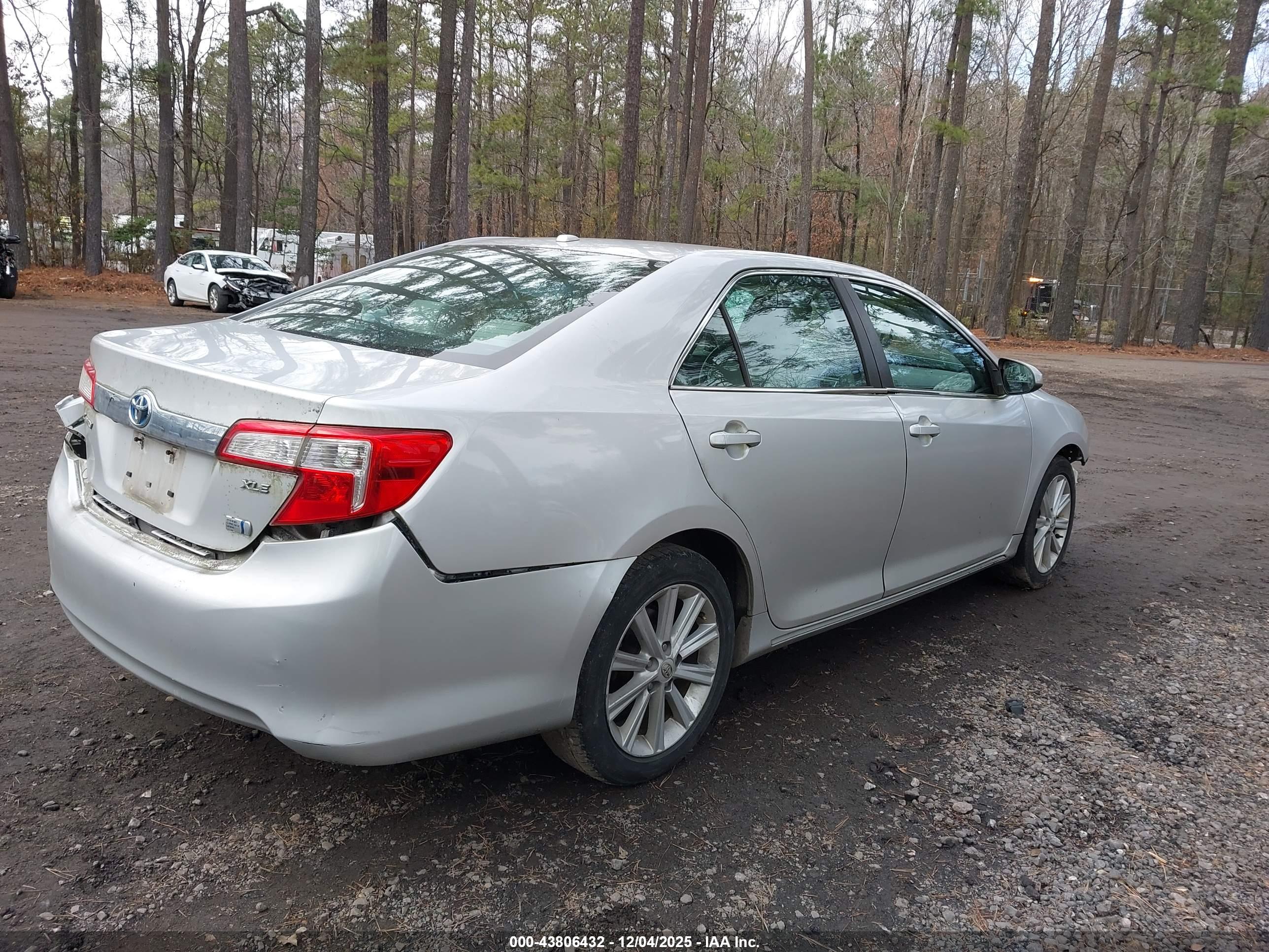 TOYOTA CAMRY image 4