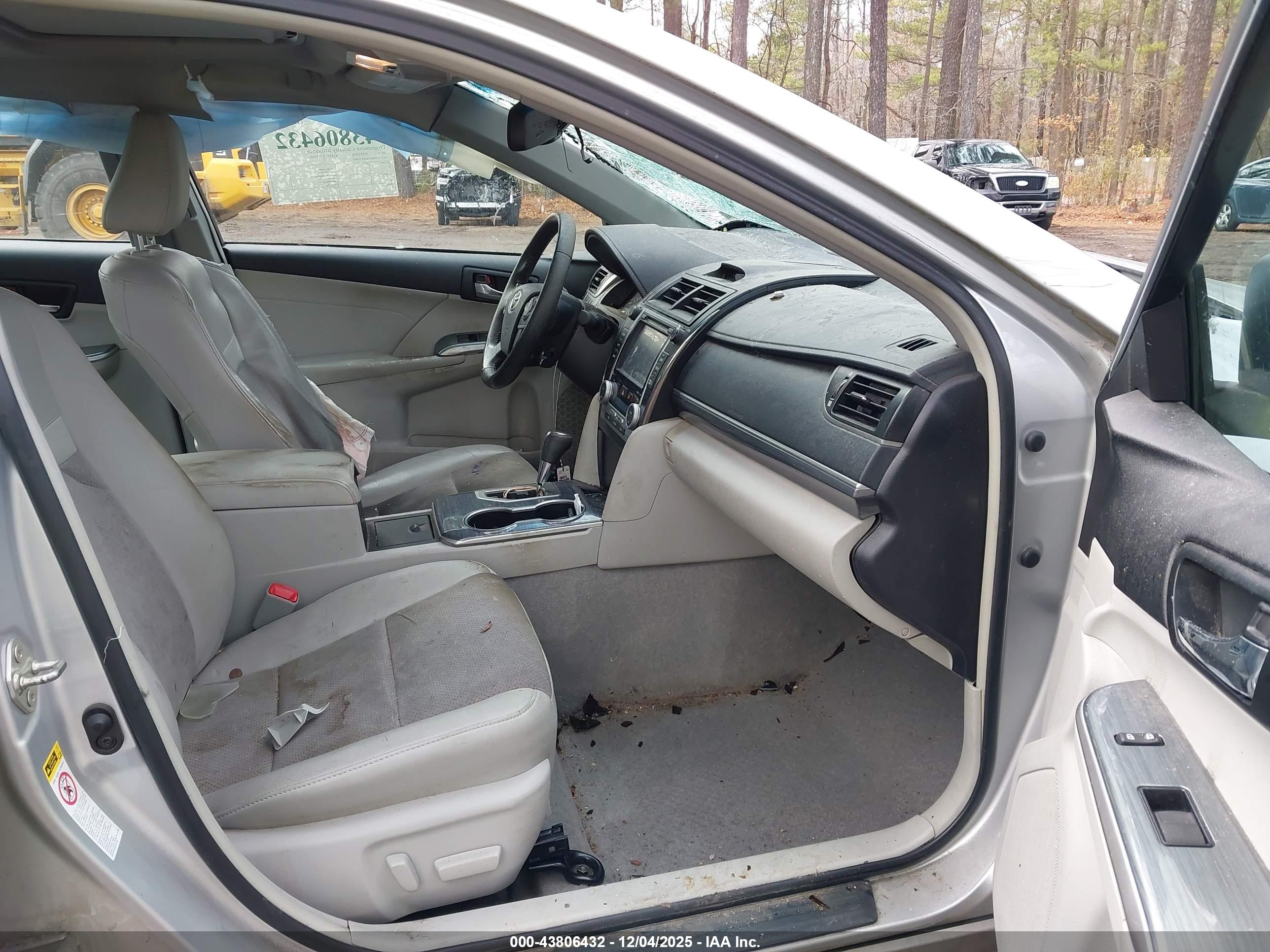 TOYOTA CAMRY image 5