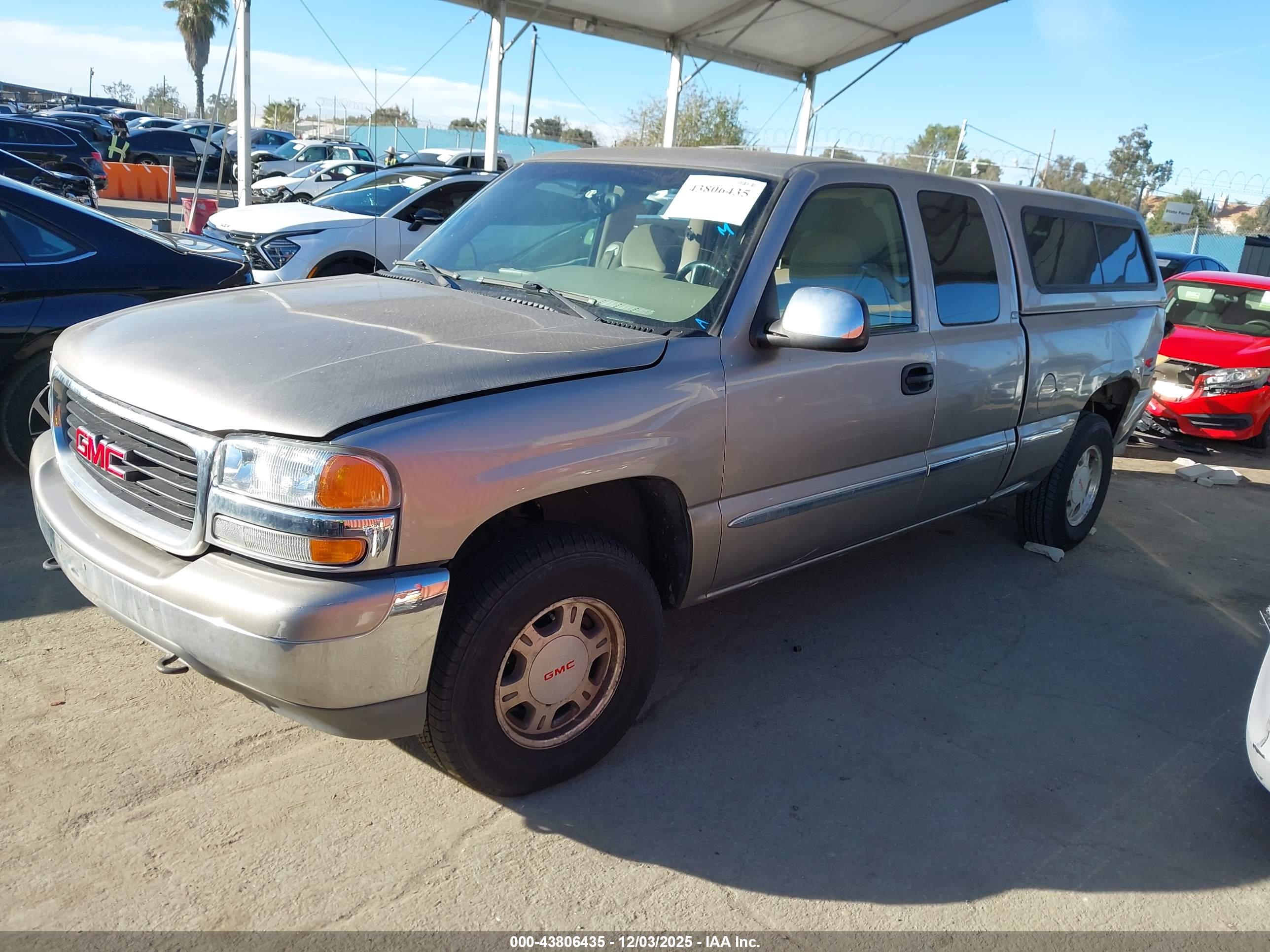 GMC SIERRA image 2