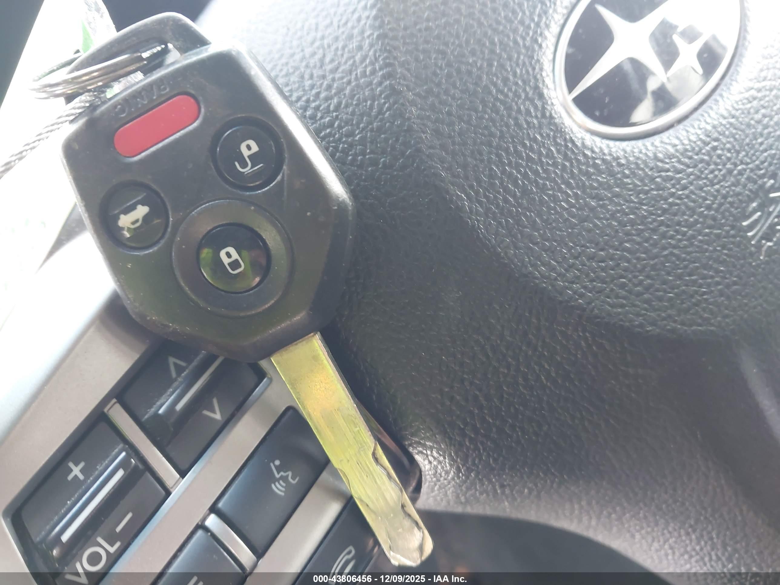 SUBARU OUTBACK image 11