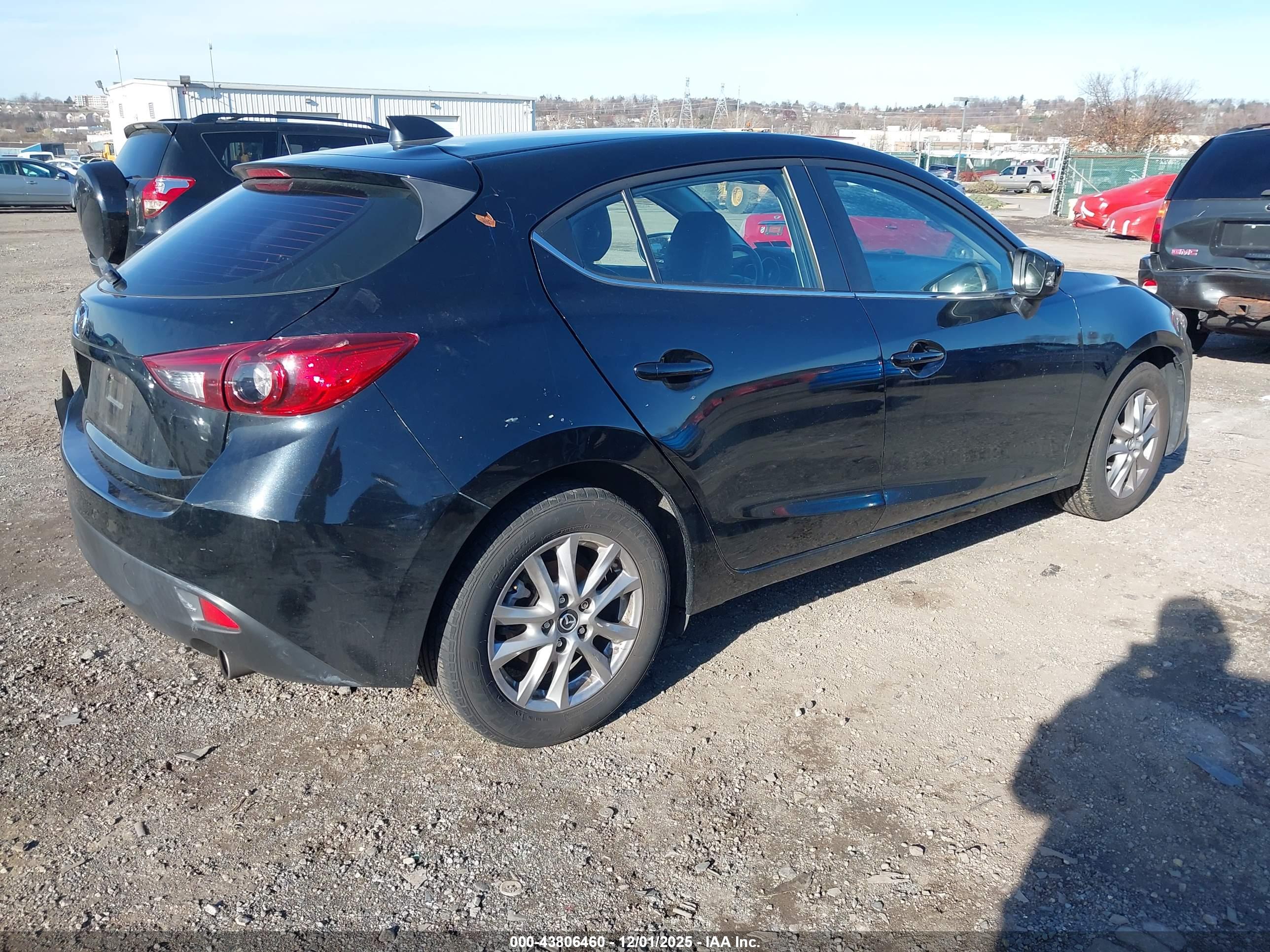 MAZDA MAZDA3 image 4