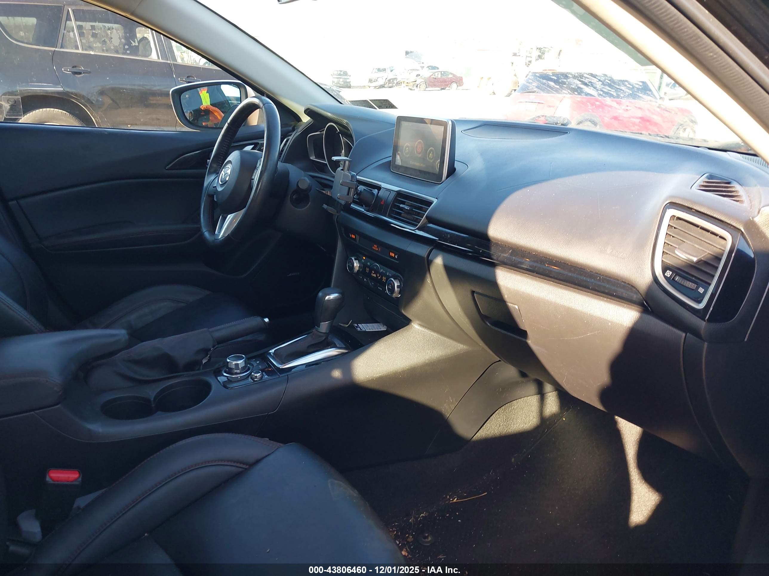 MAZDA MAZDA3 image 5