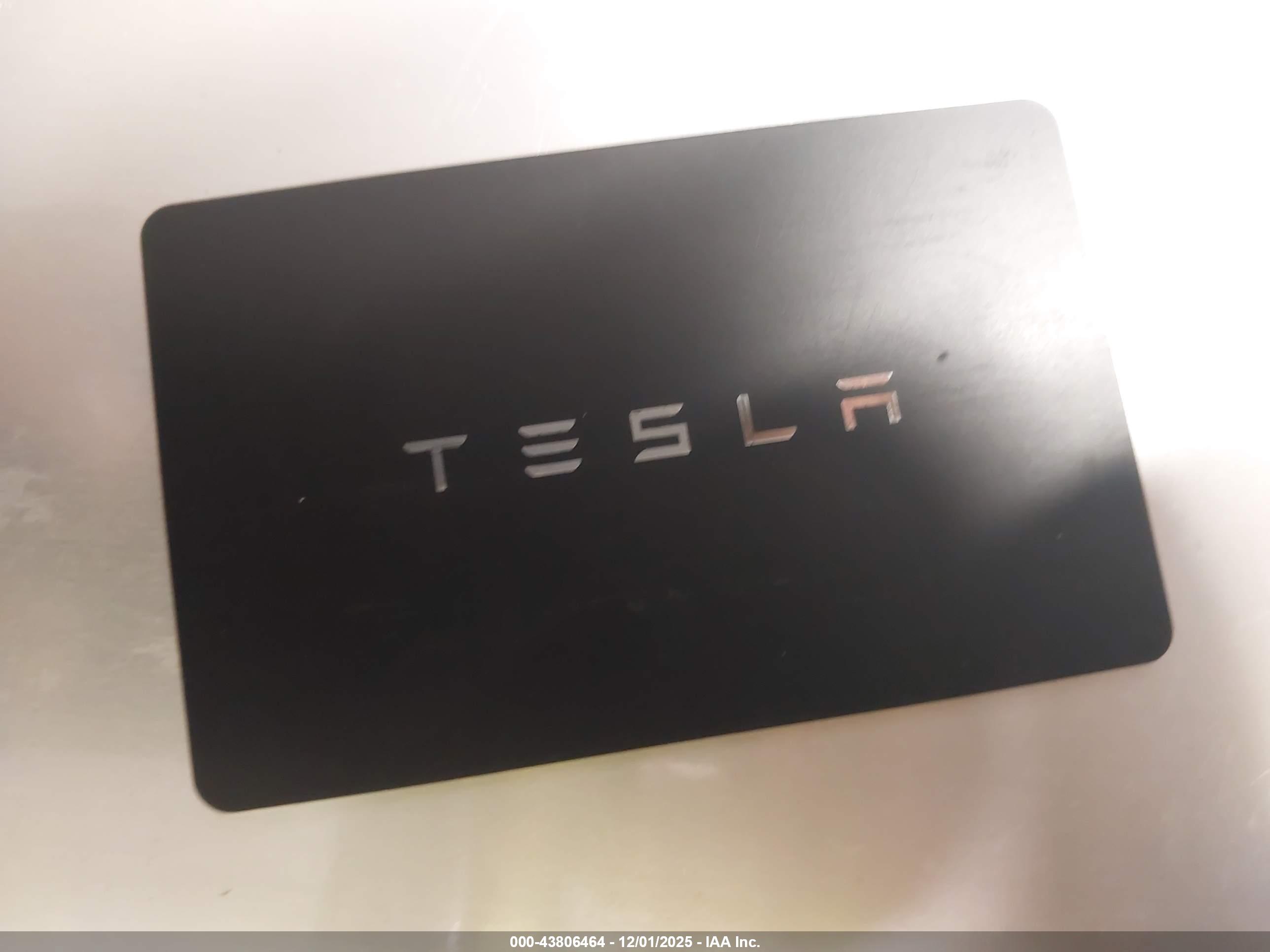 TESLA MODEL image 11