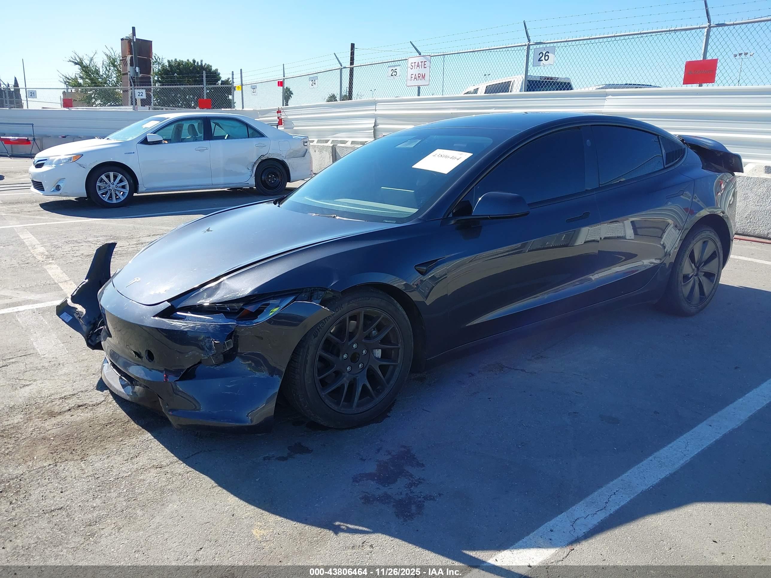 TESLA MODEL image 2