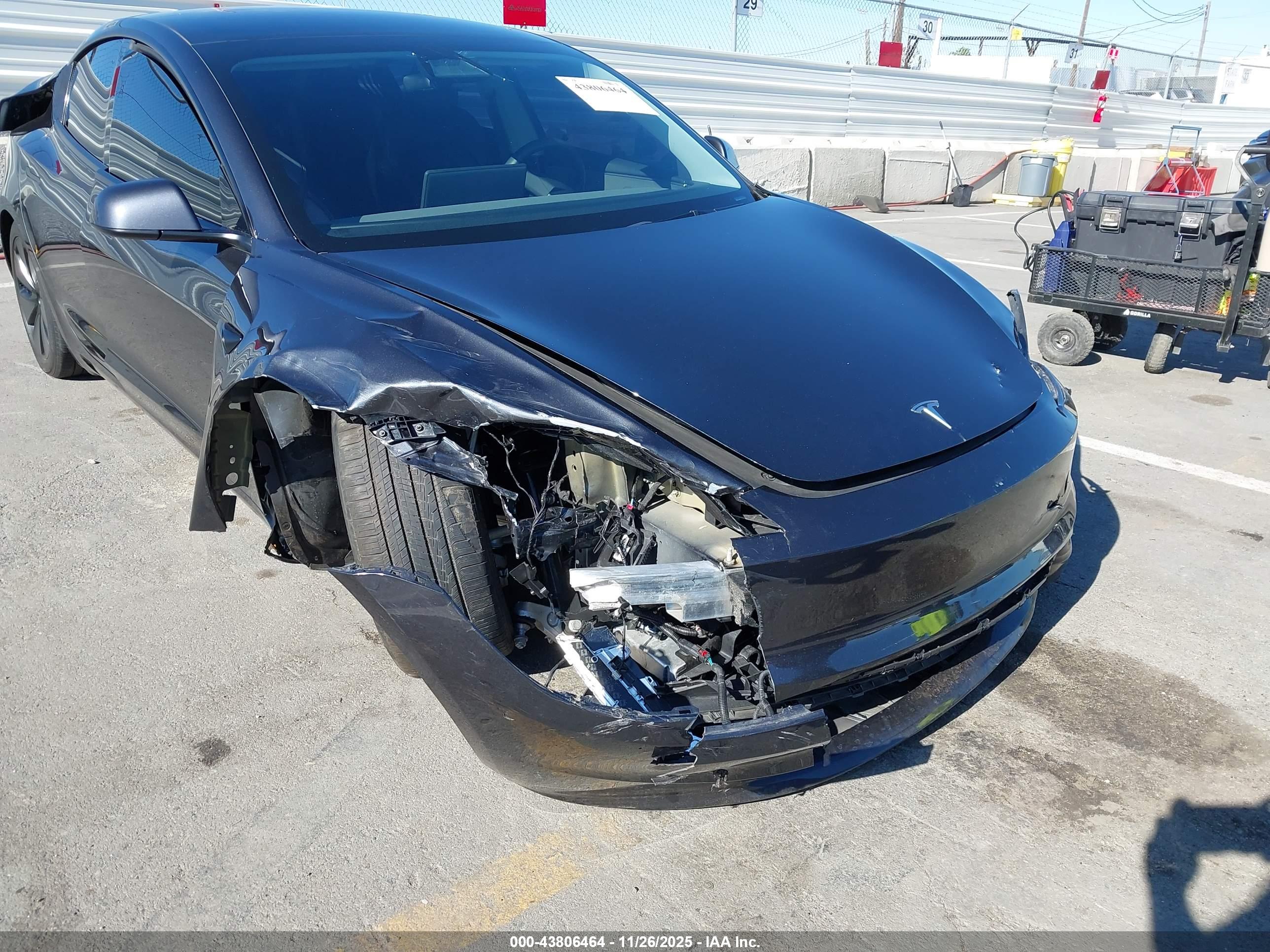TESLA MODEL image 6