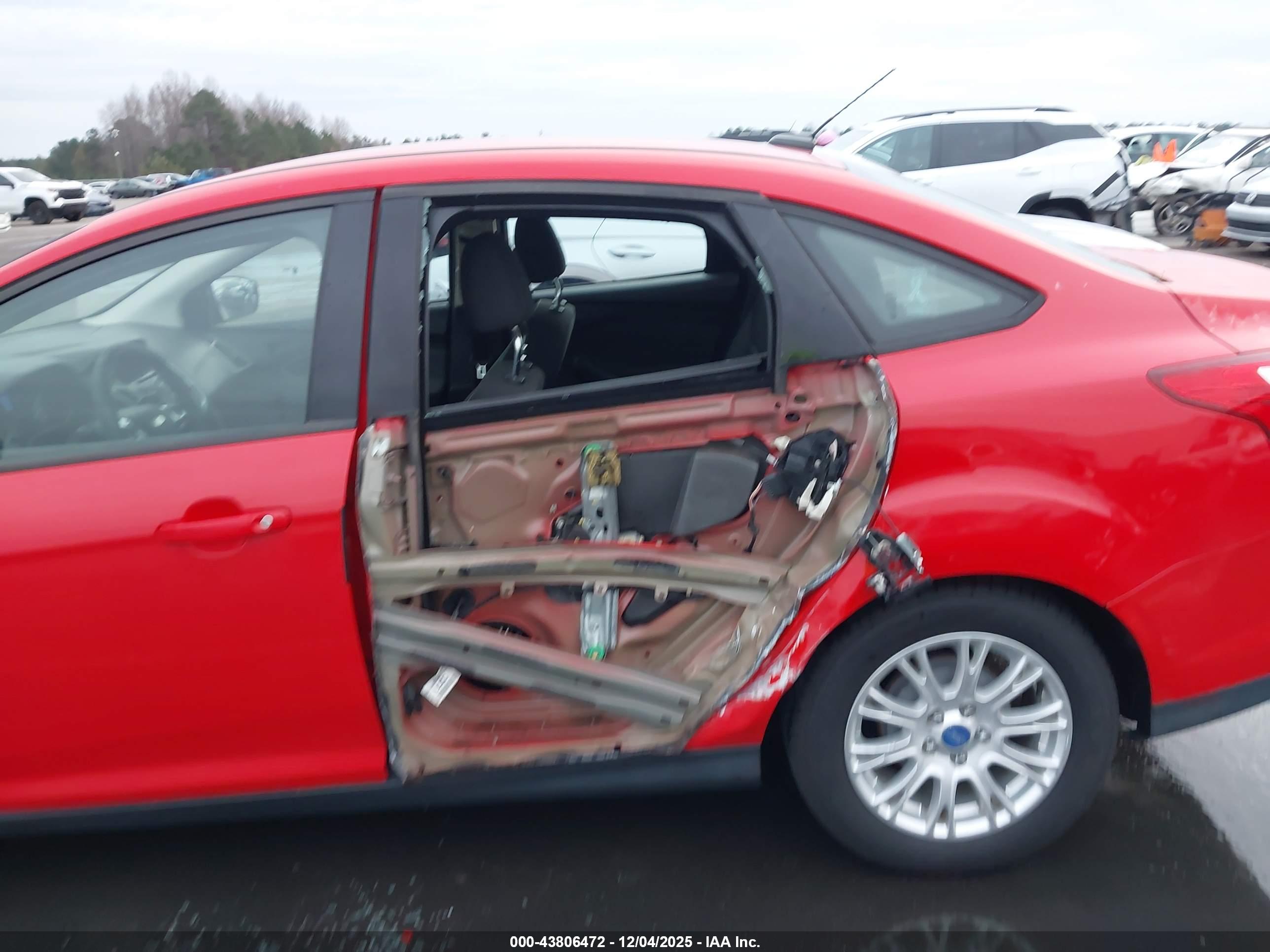 FORD FOCUS image 6