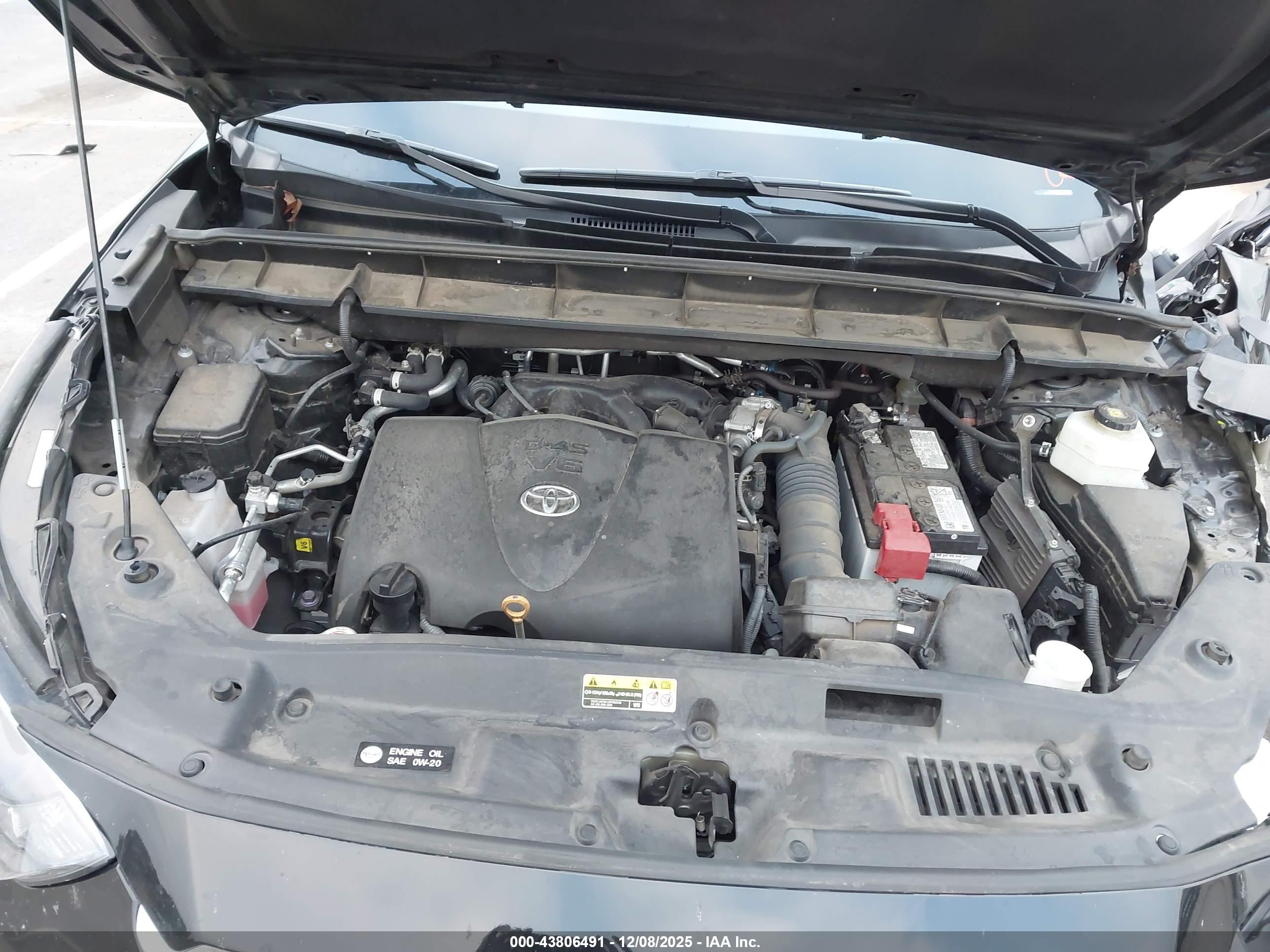 TOYOTA HIGHLANDER image 10
