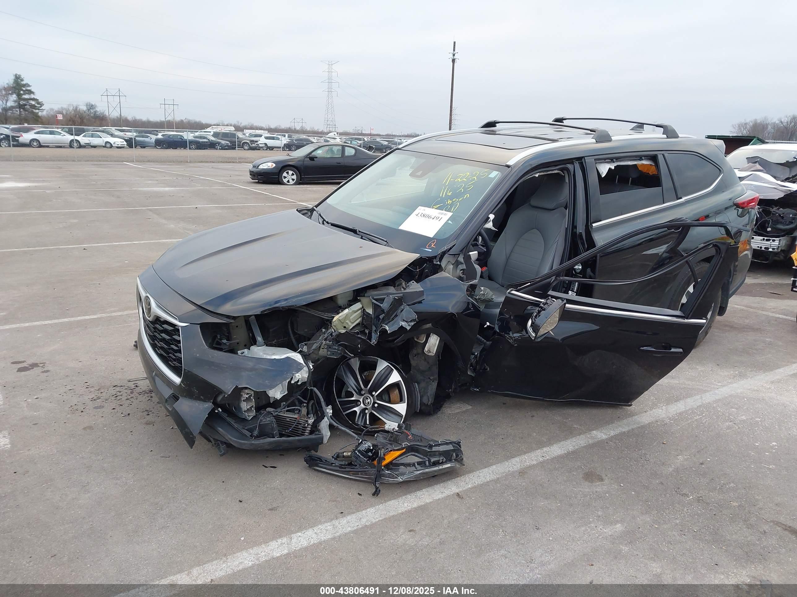 TOYOTA HIGHLANDER image 2