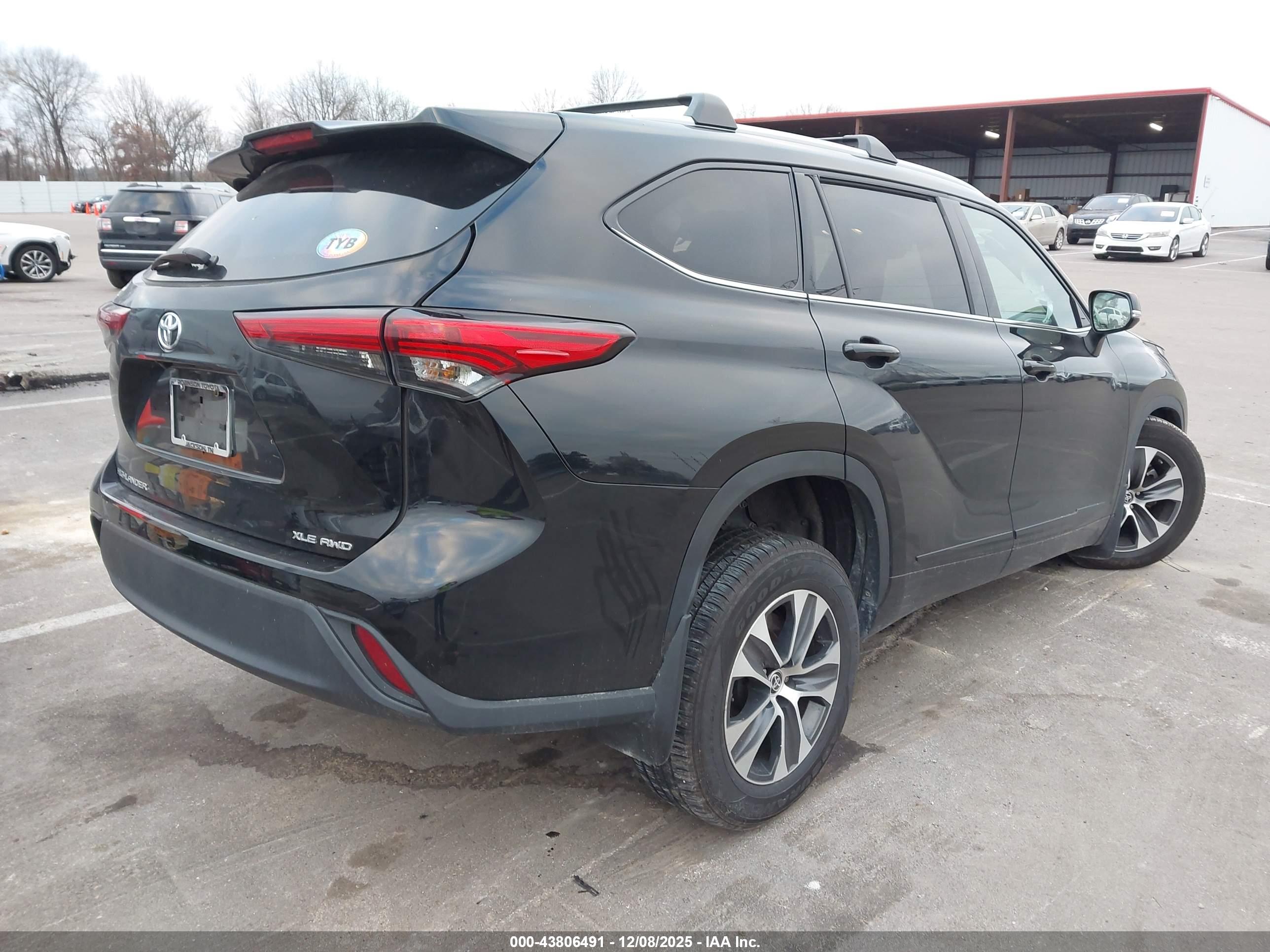 TOYOTA HIGHLANDER image 4