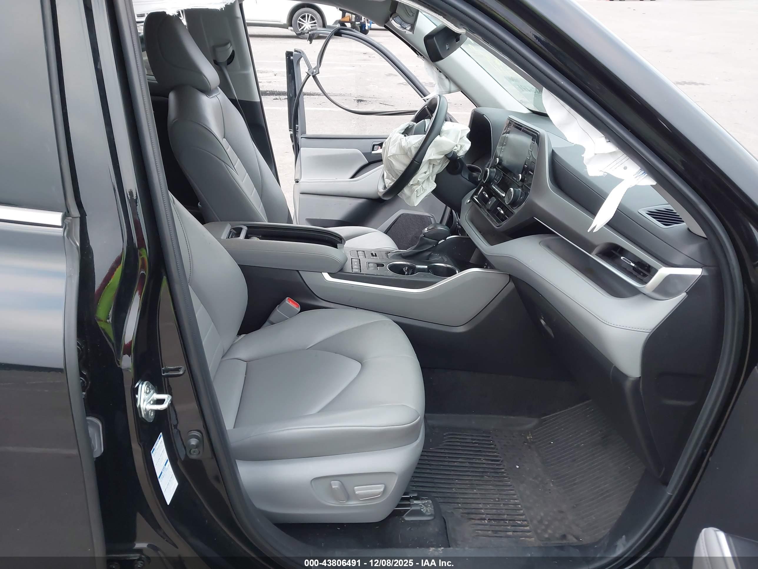 TOYOTA HIGHLANDER image 5