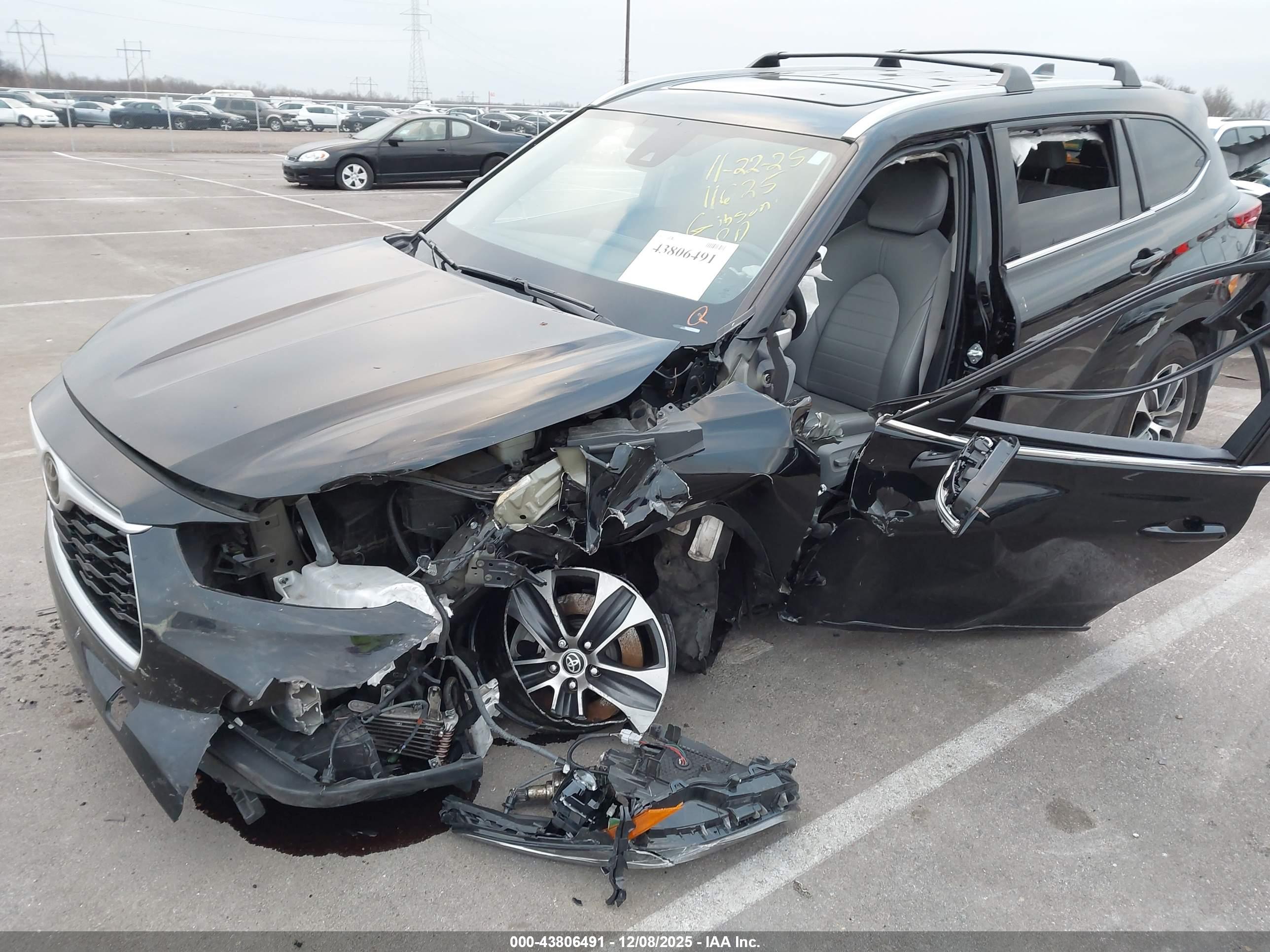 TOYOTA HIGHLANDER image 6