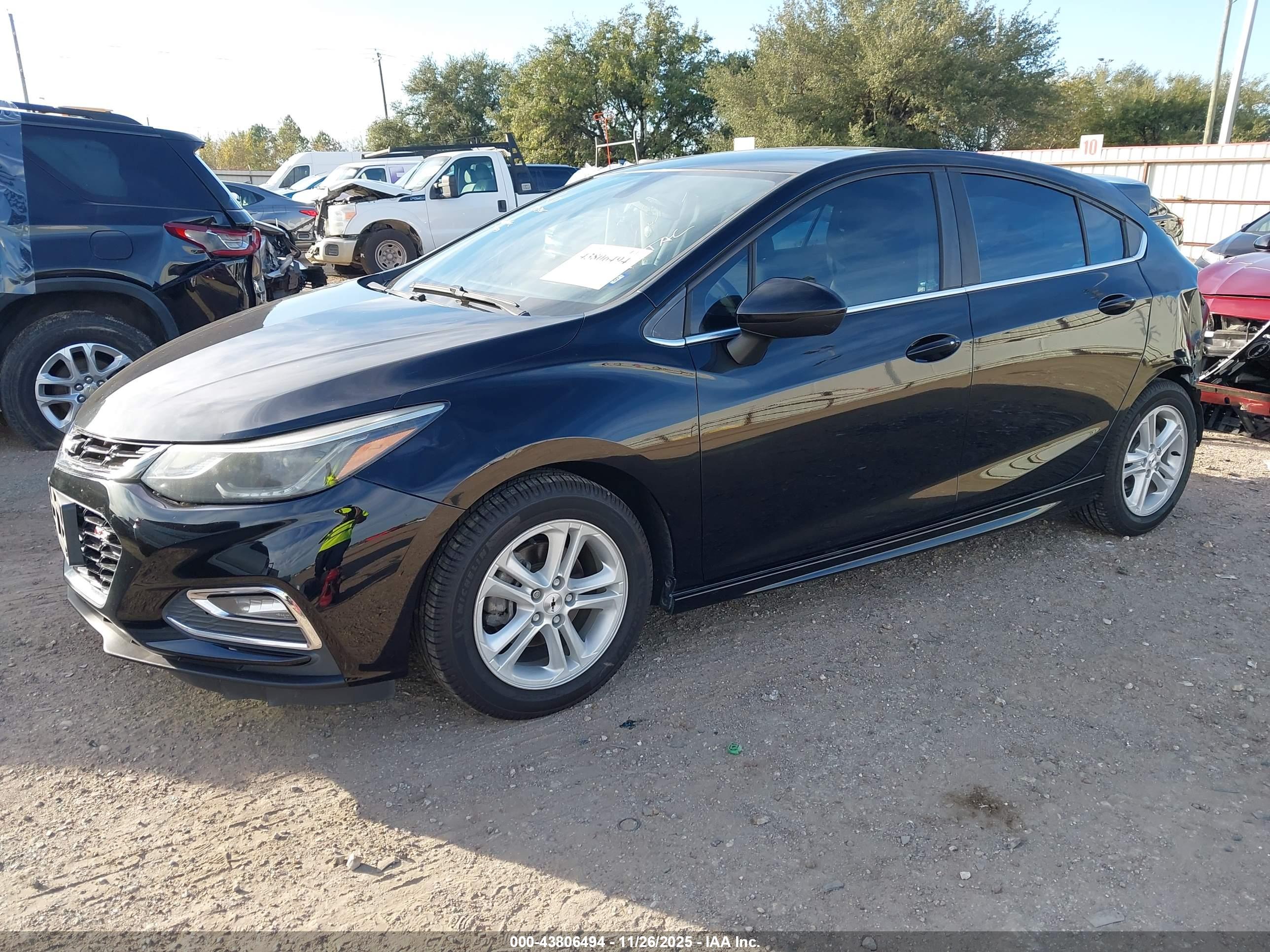 CHEVROLET CRUZE image 2