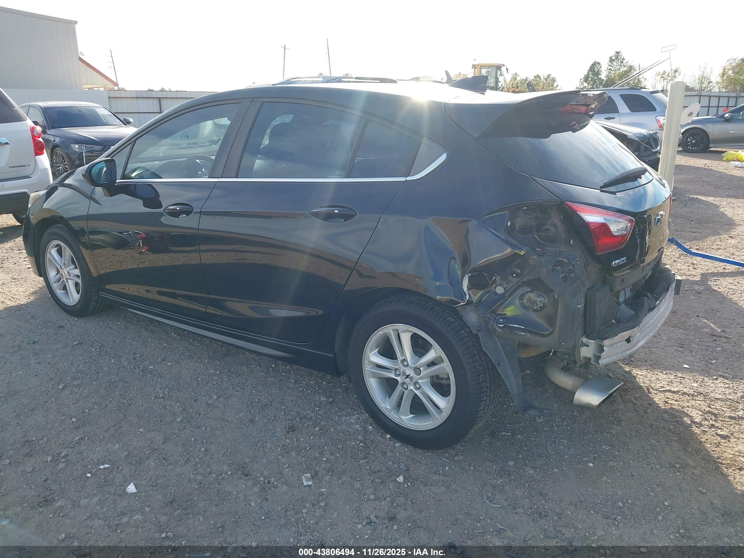 CHEVROLET CRUZE image 3