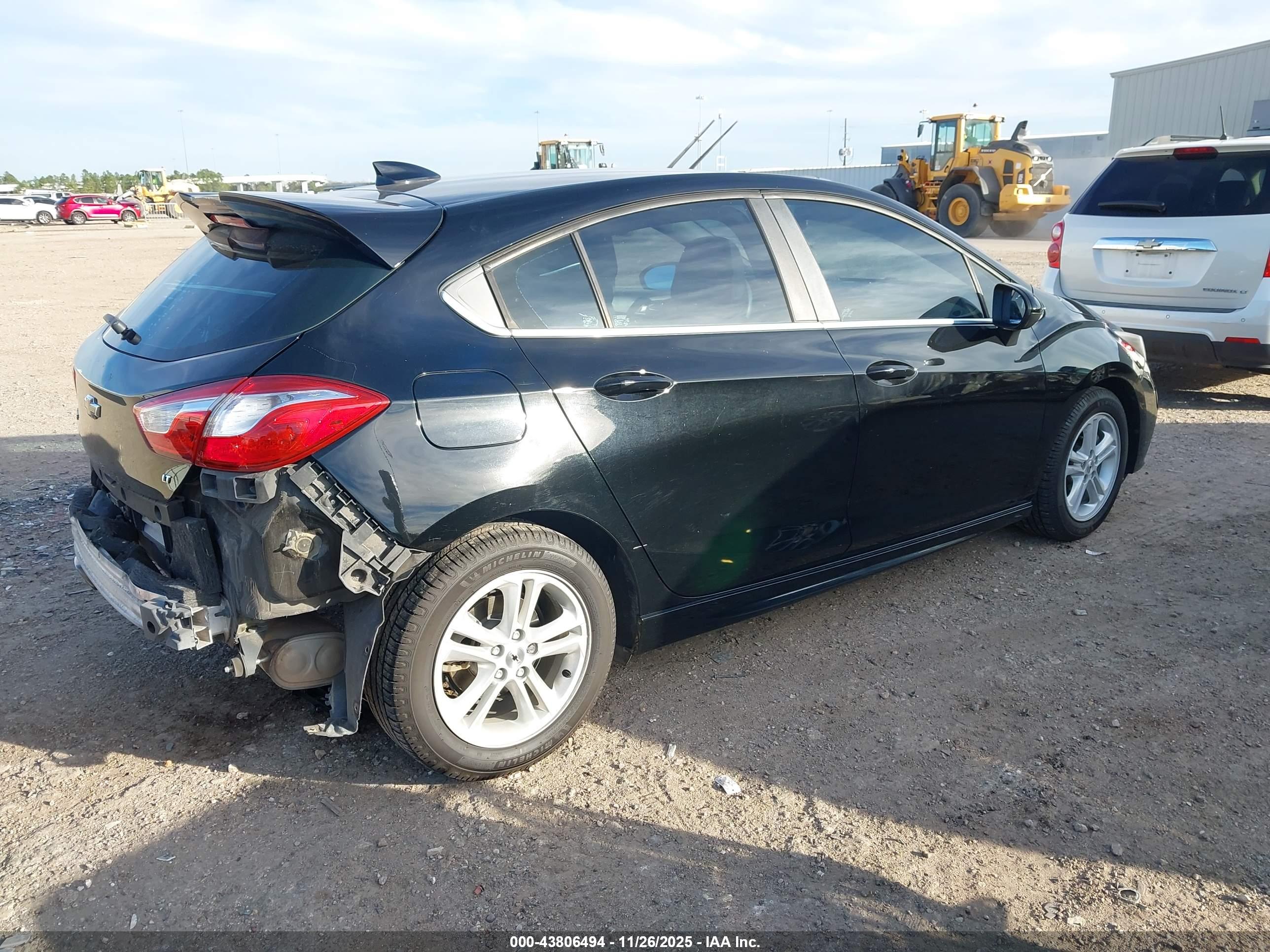 CHEVROLET CRUZE image 4