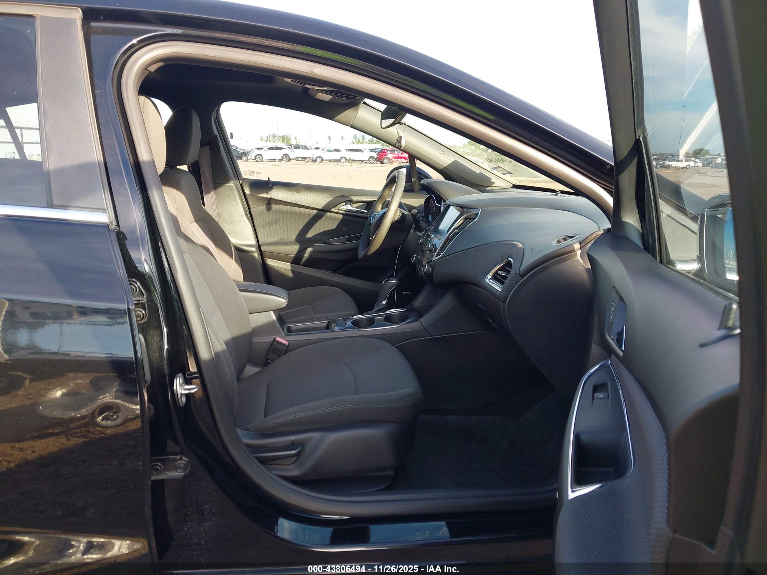 CHEVROLET CRUZE image 5