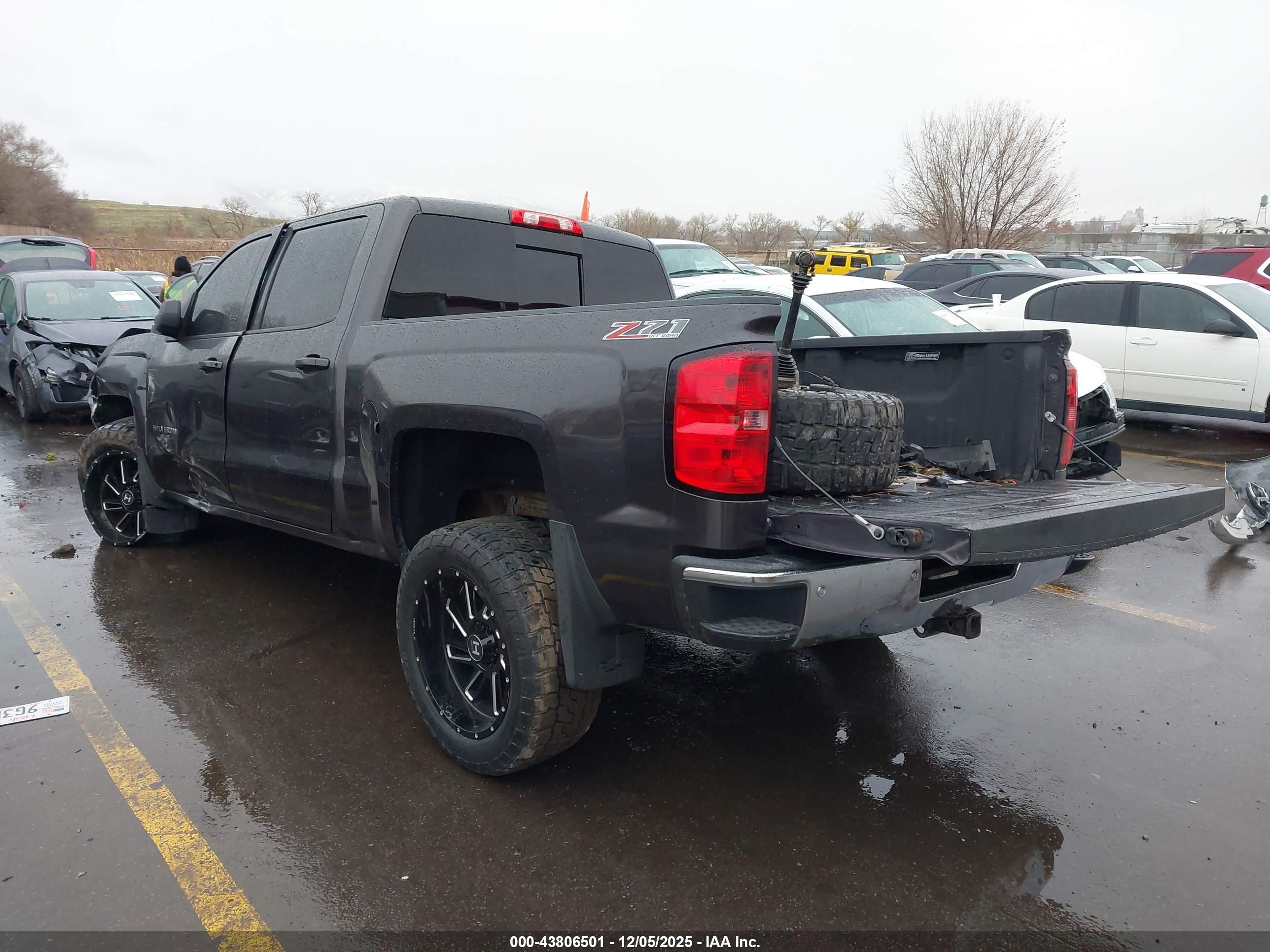 CHEVROLET SILVERADO image 3