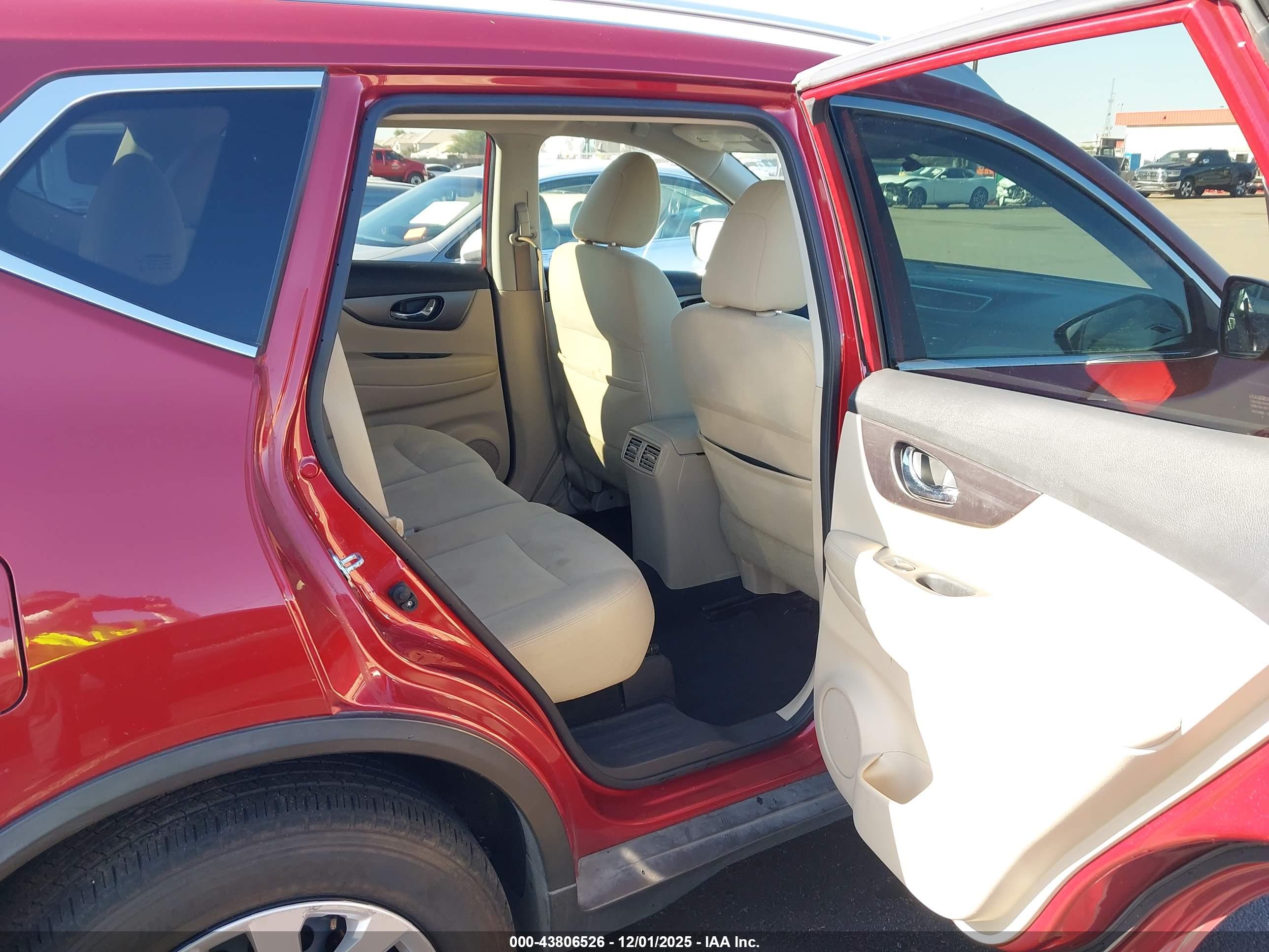 NISSAN ROGUE image 8