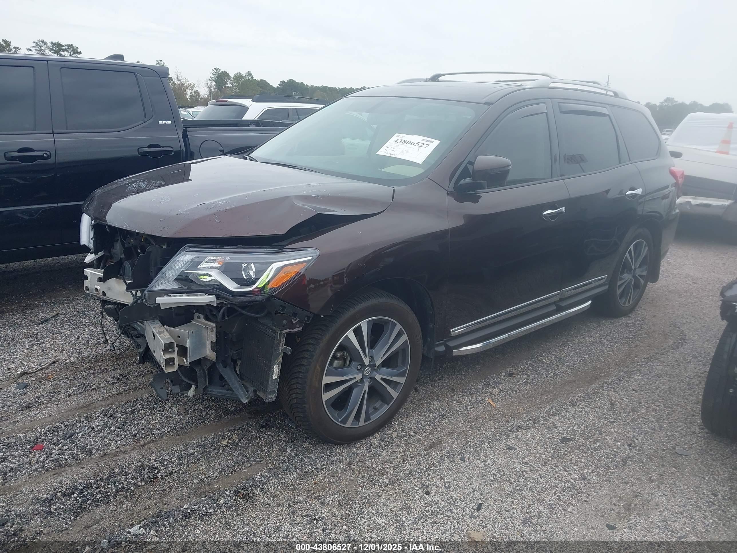 NISSAN PATHFINDER image 2