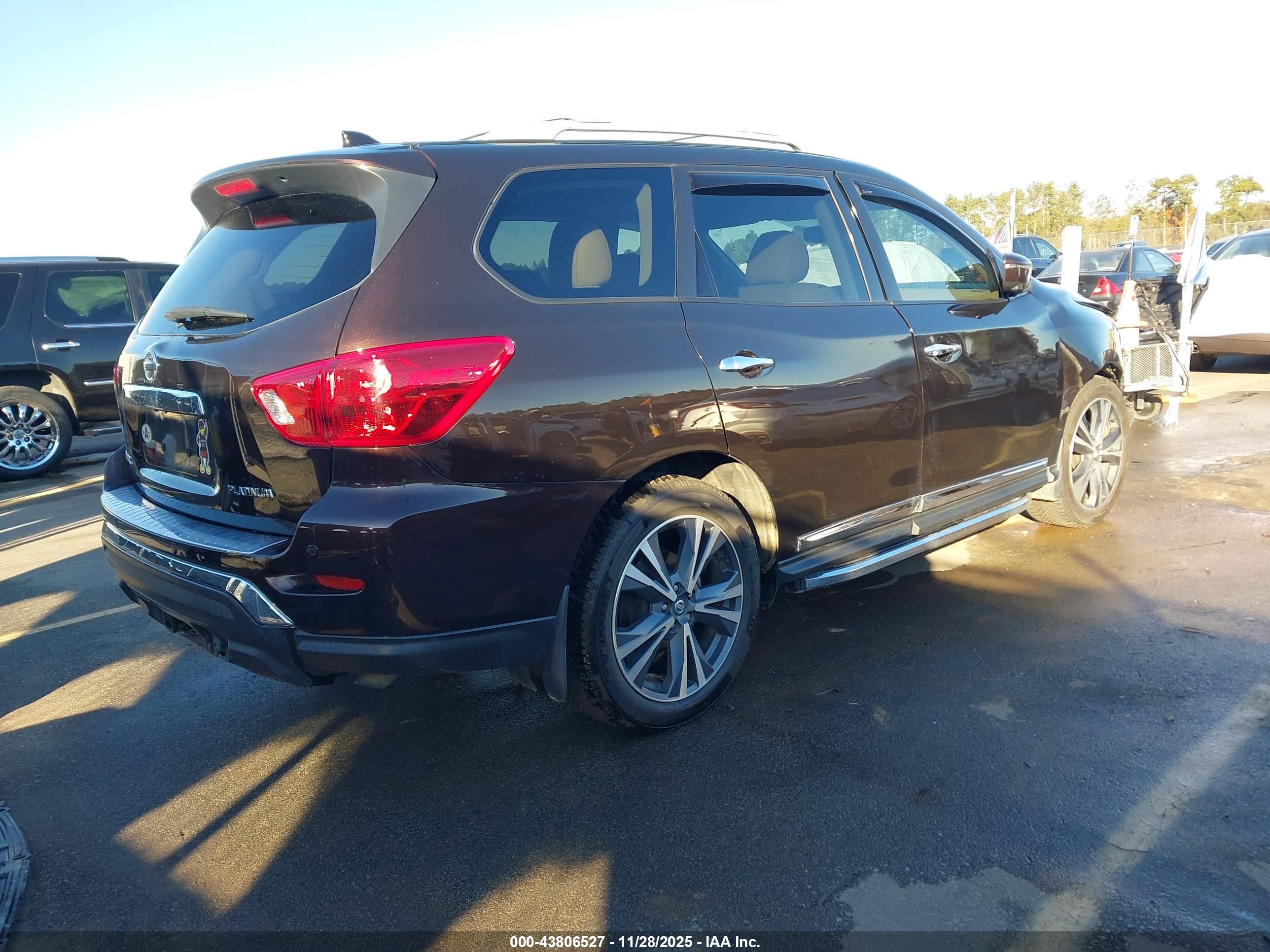 NISSAN PATHFINDER image 4