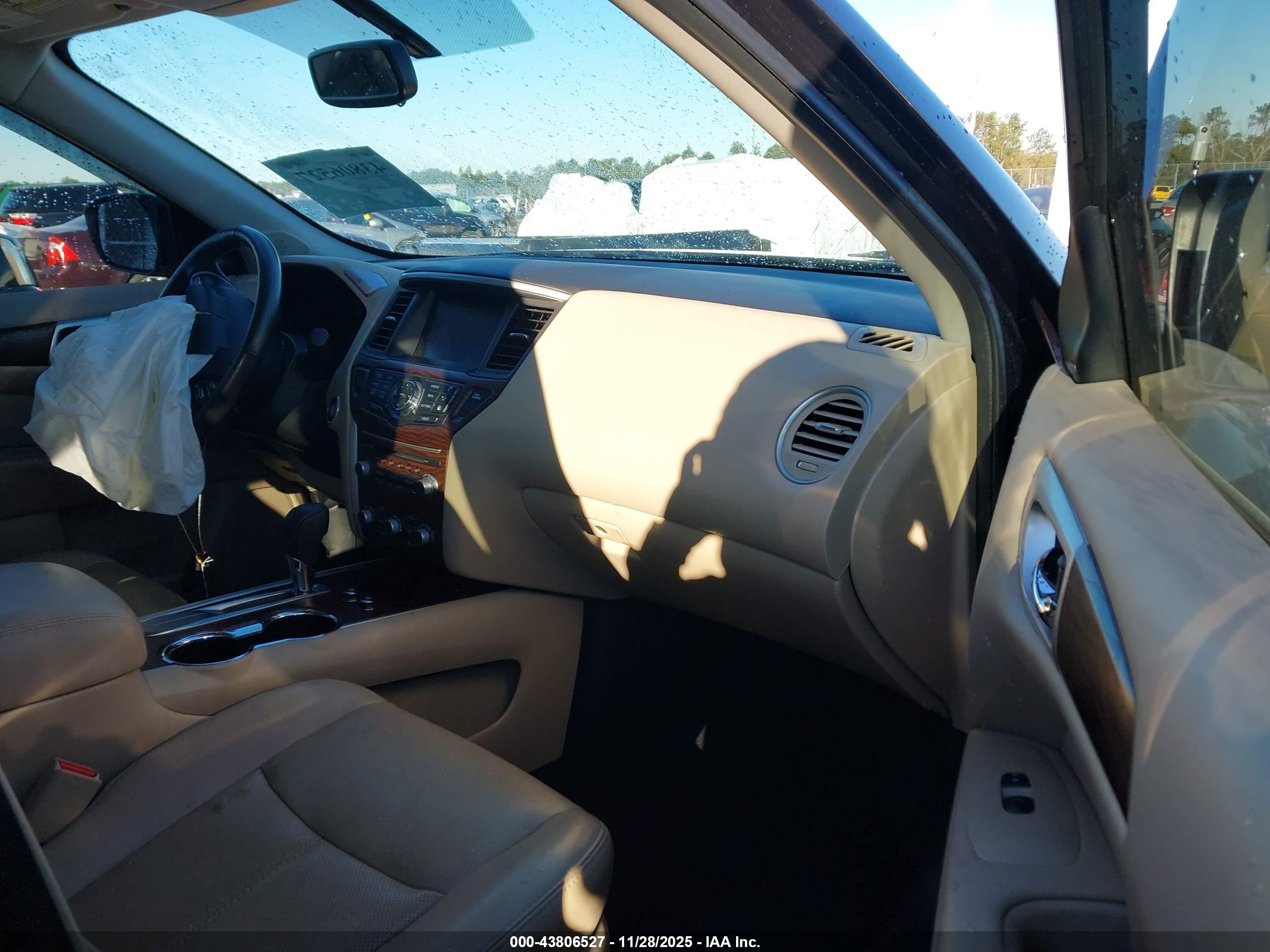 NISSAN PATHFINDER image 5