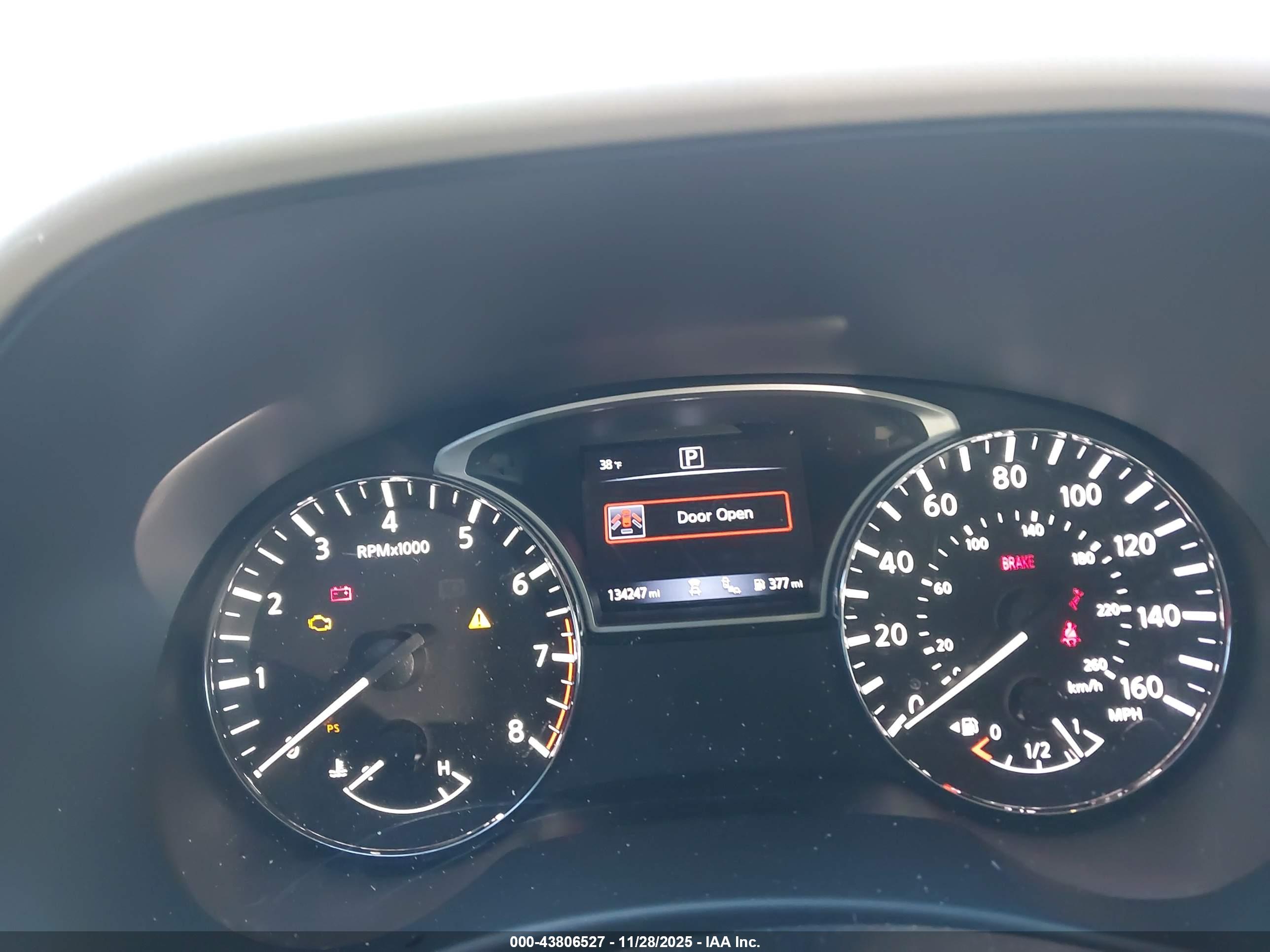 NISSAN PATHFINDER image 7