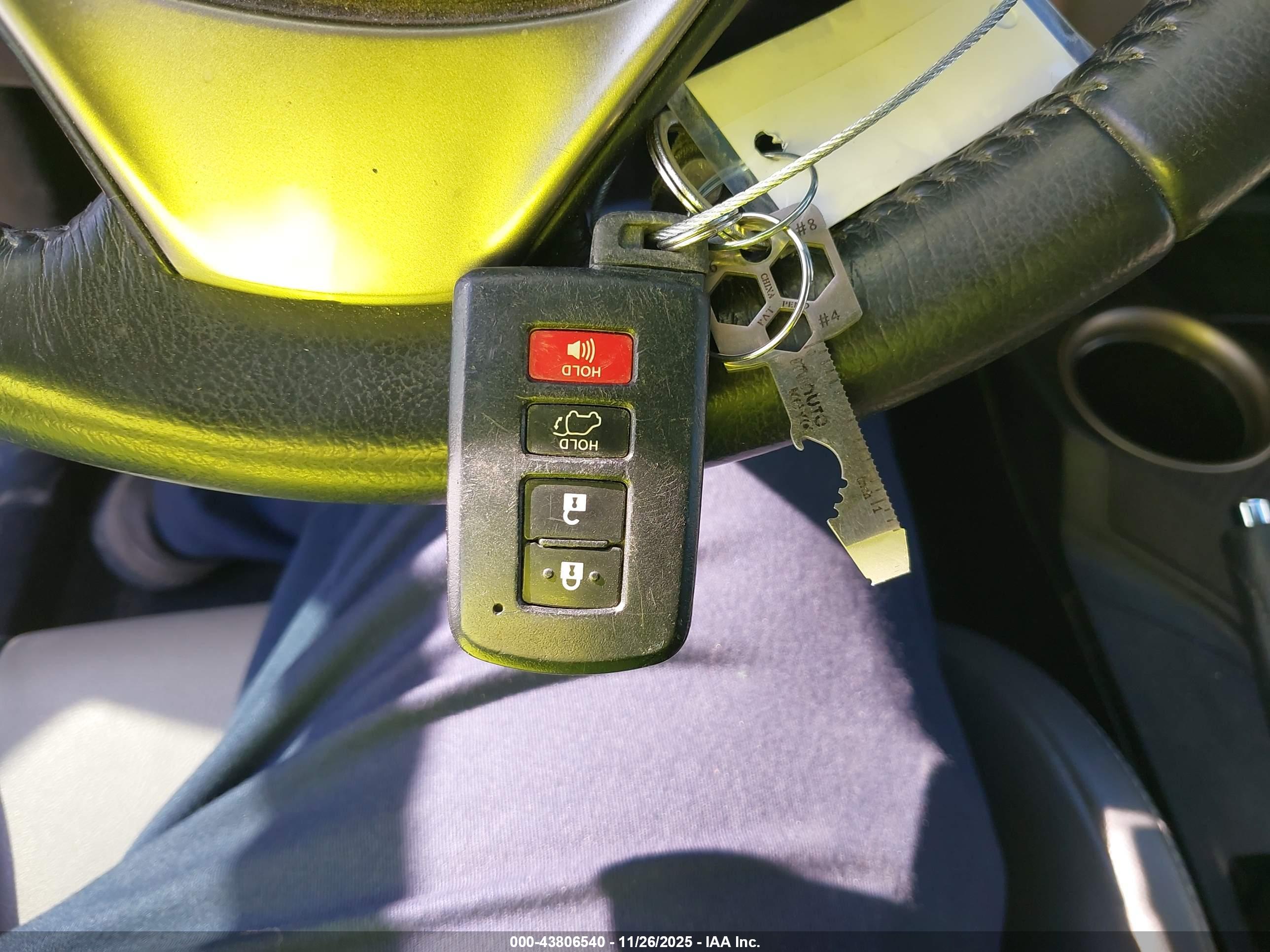 TOYOTA RAV4 image 11