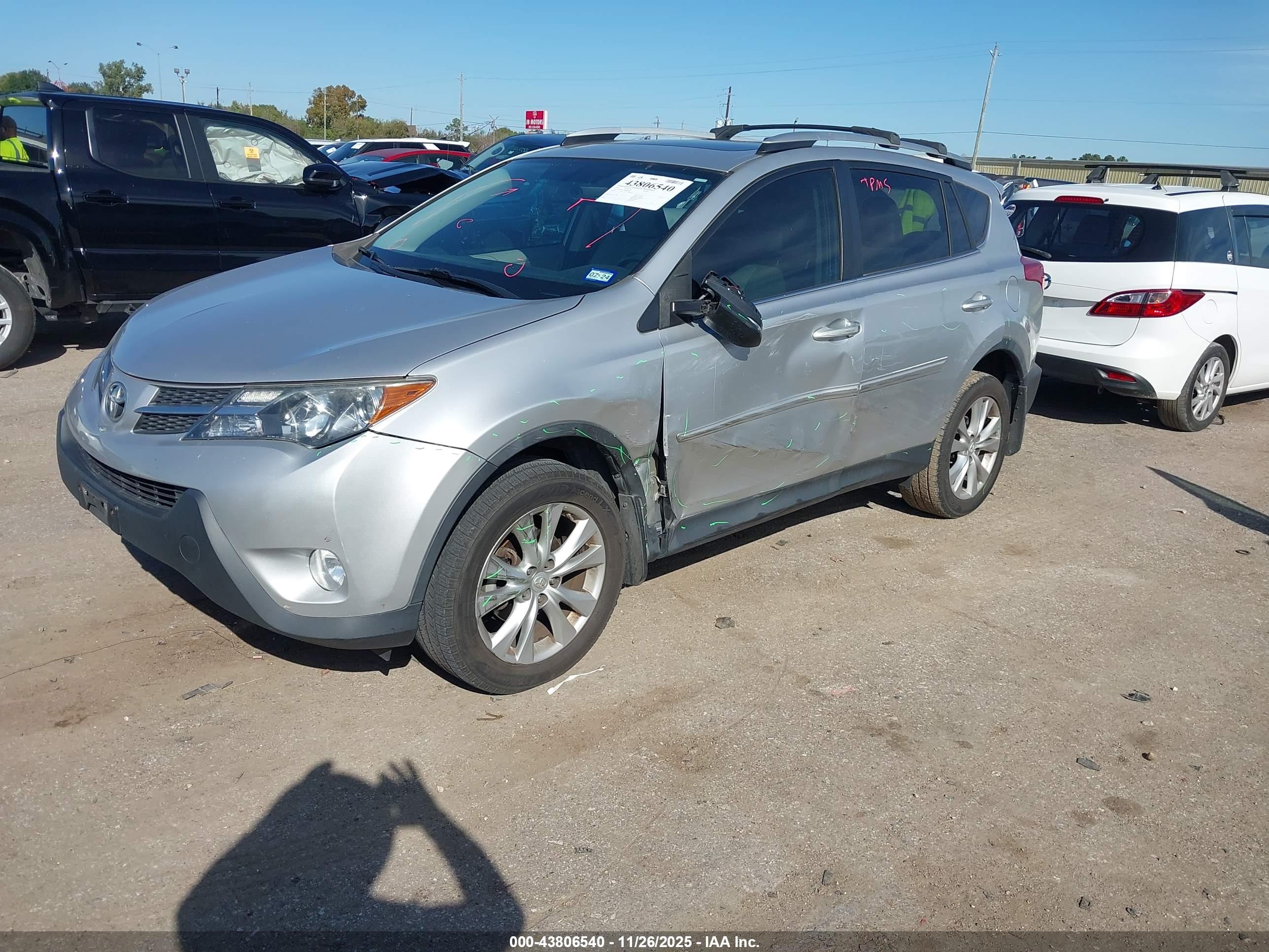 TOYOTA RAV4 image 2