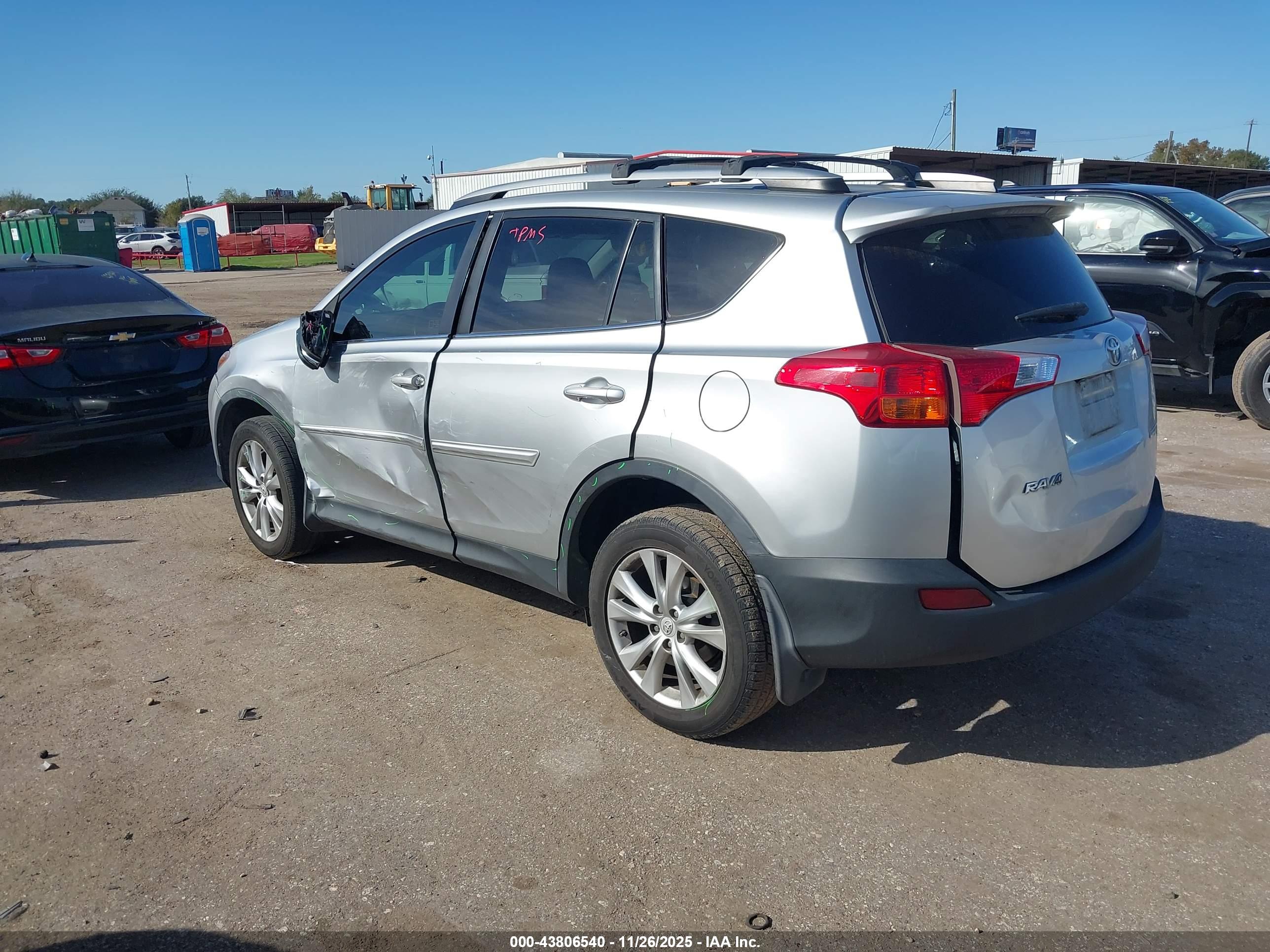 TOYOTA RAV4 image 3
