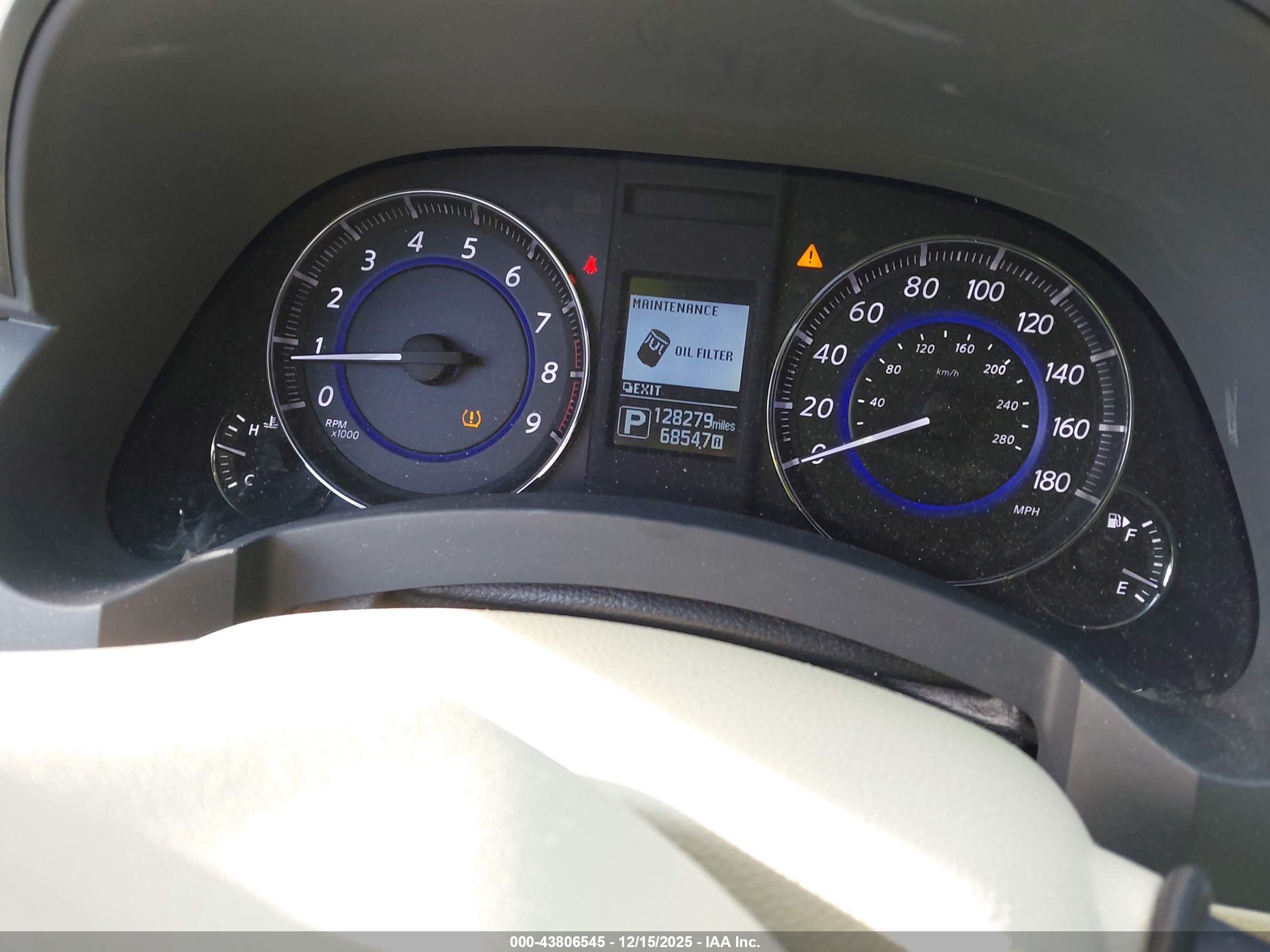 INFINITI QX70 image 7