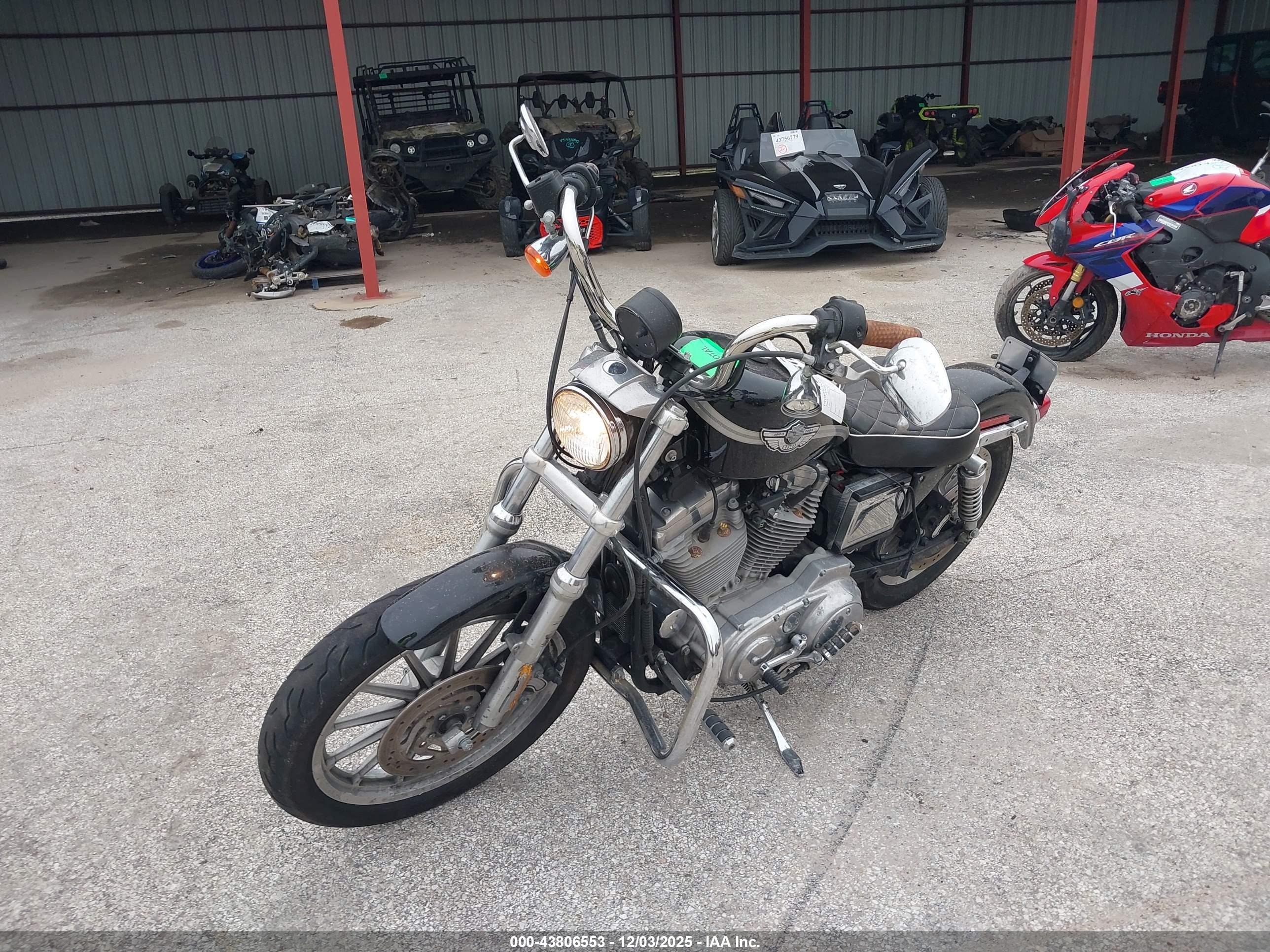 HARLEY-DAVIDSON XL883 image 2