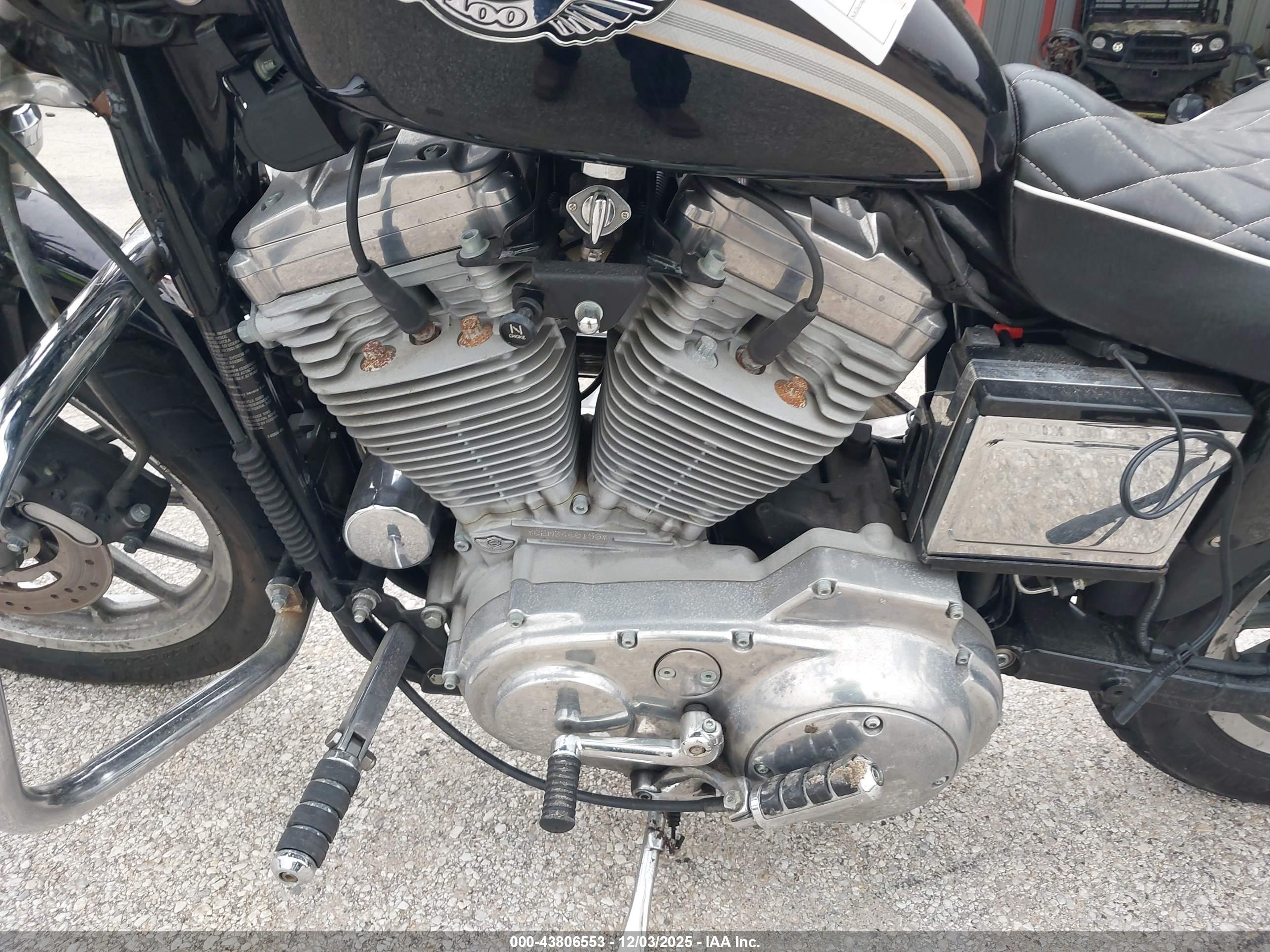 HARLEY-DAVIDSON XL883 image 9