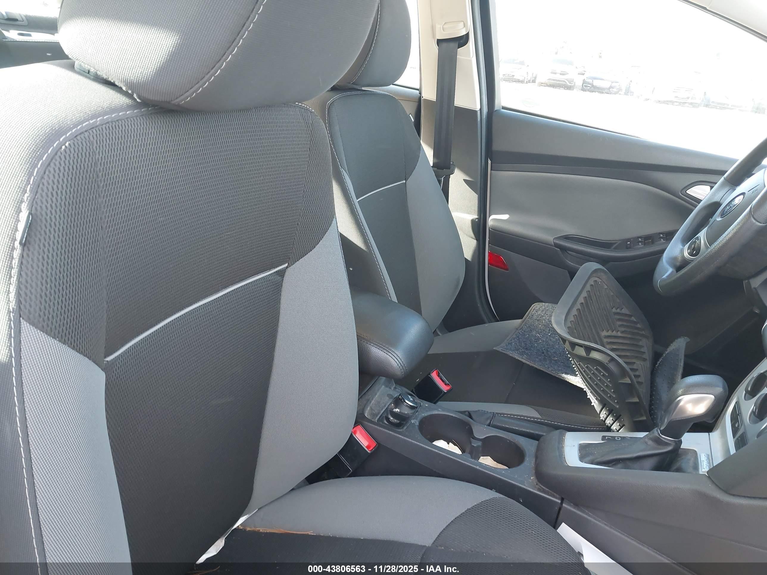 FORD FOCUS image 5