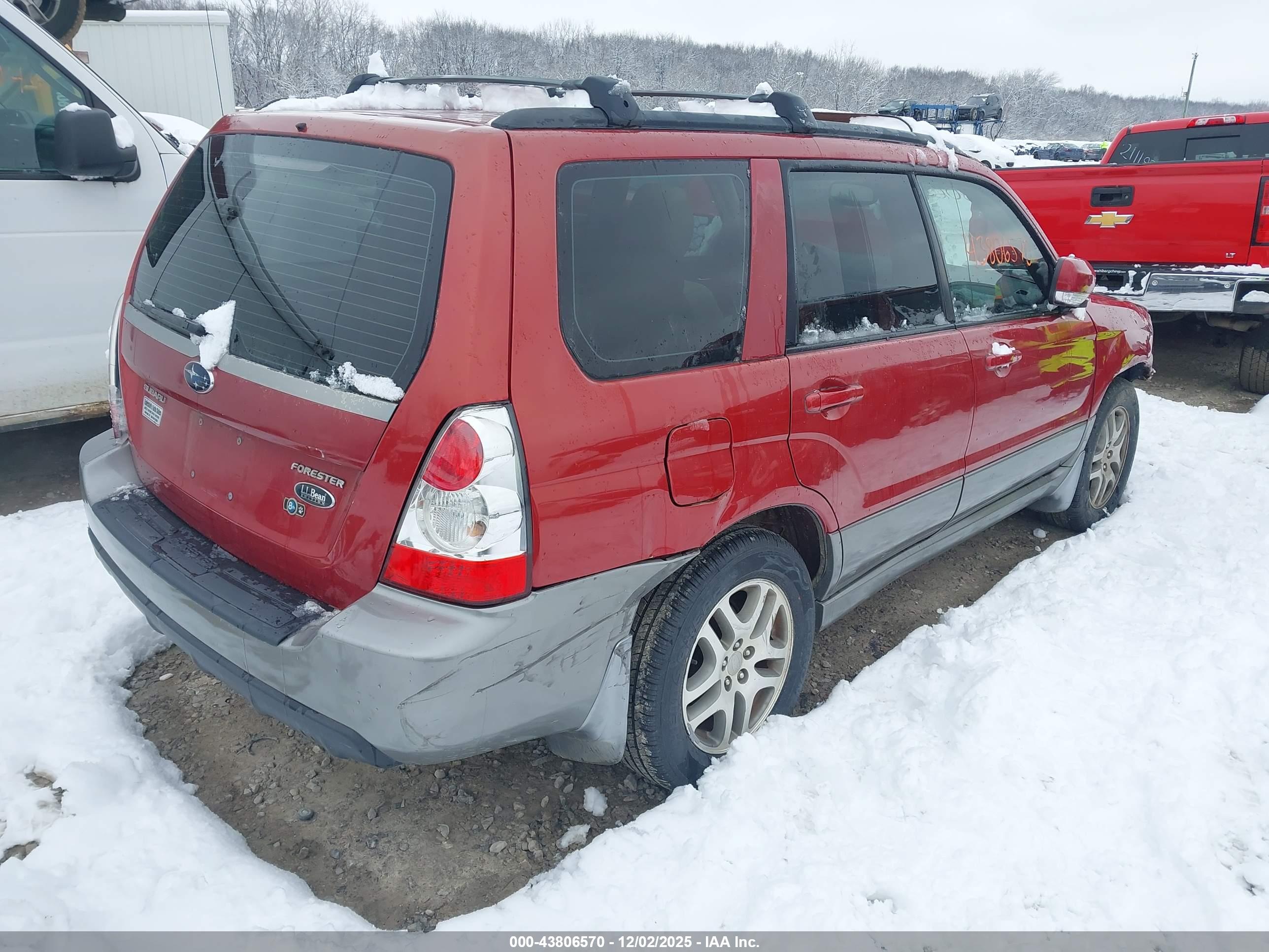 SUBARU FORESTER image 4