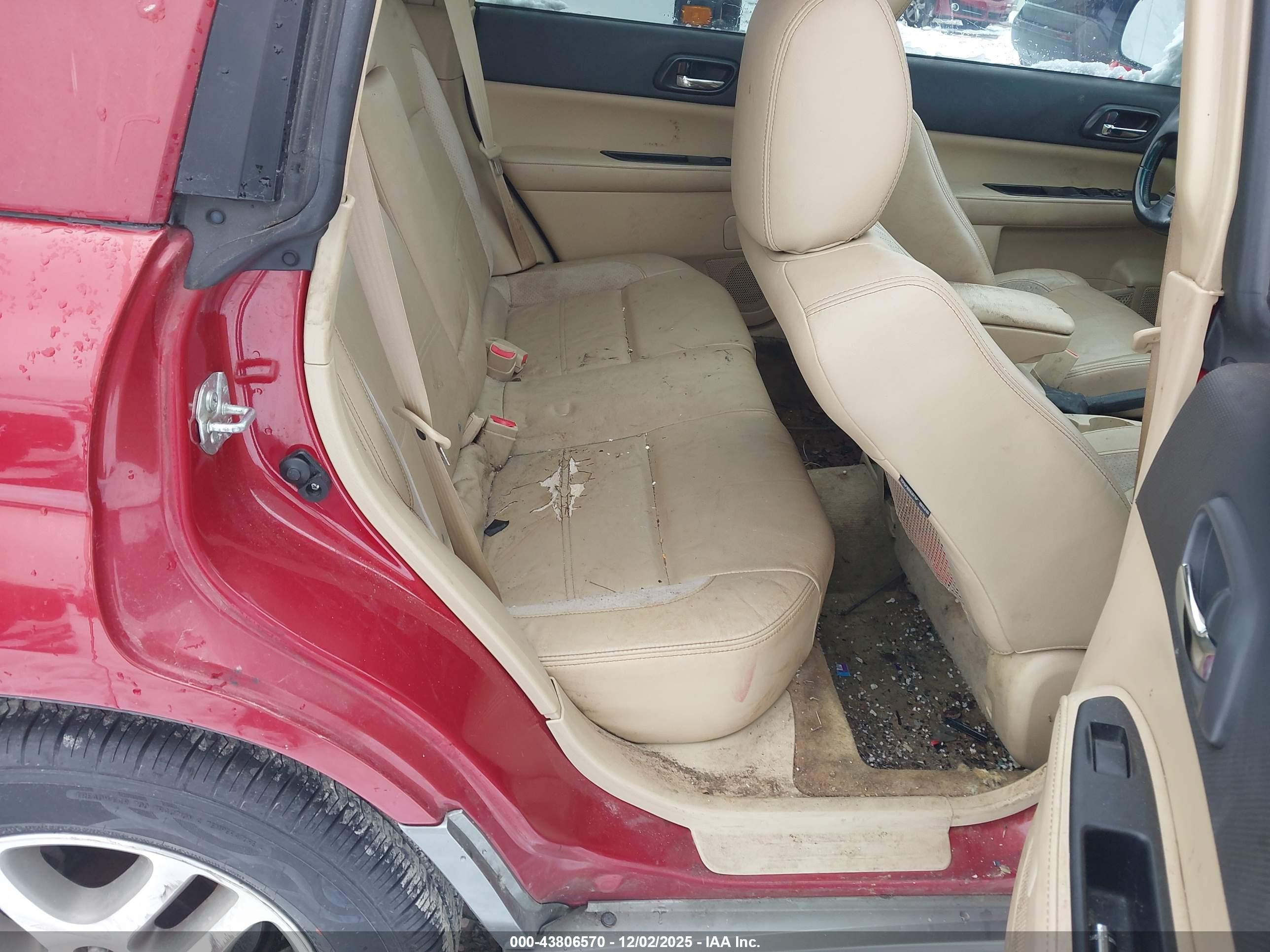 SUBARU FORESTER image 8