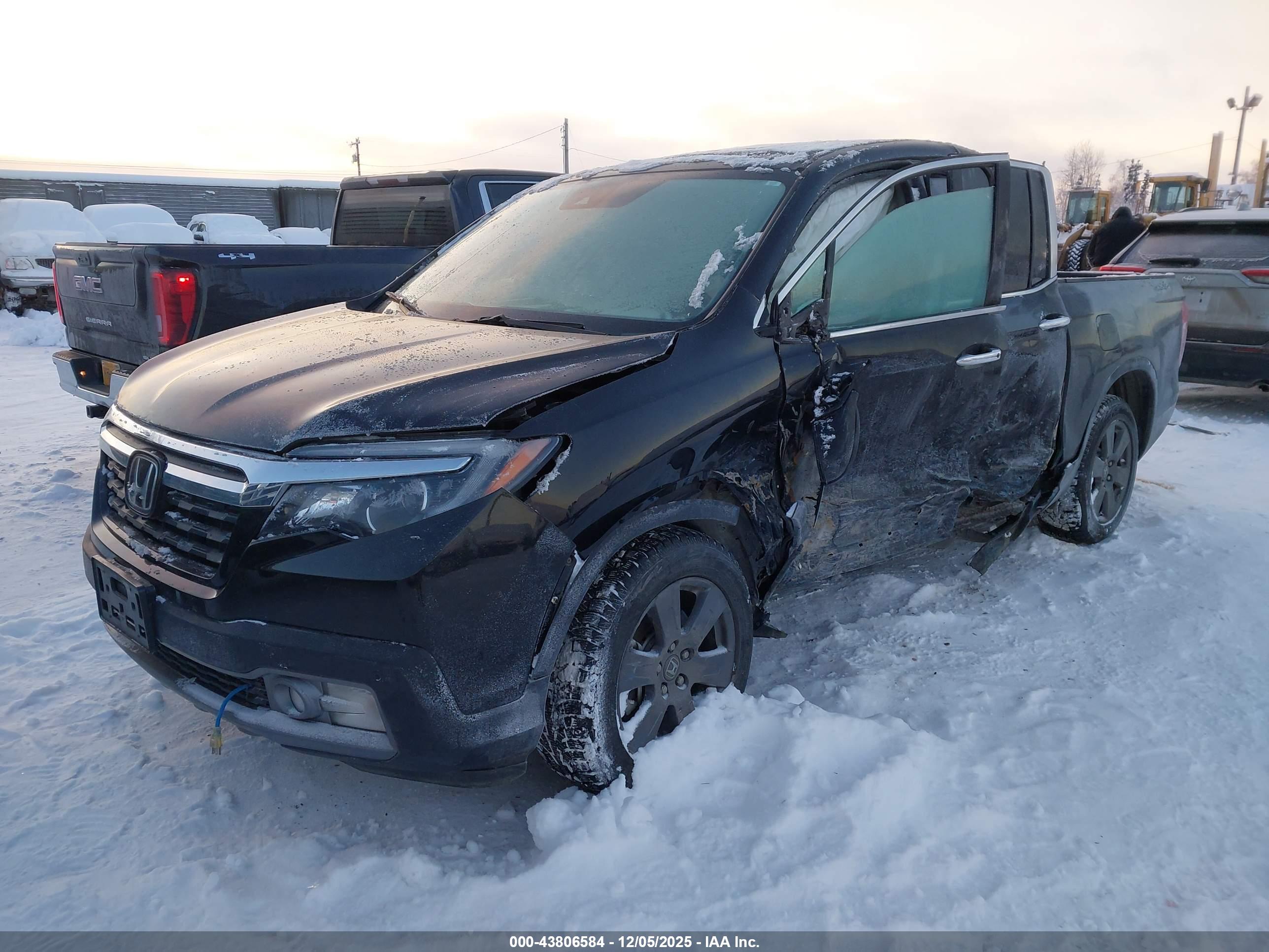 HONDA RIDGELINE image 2