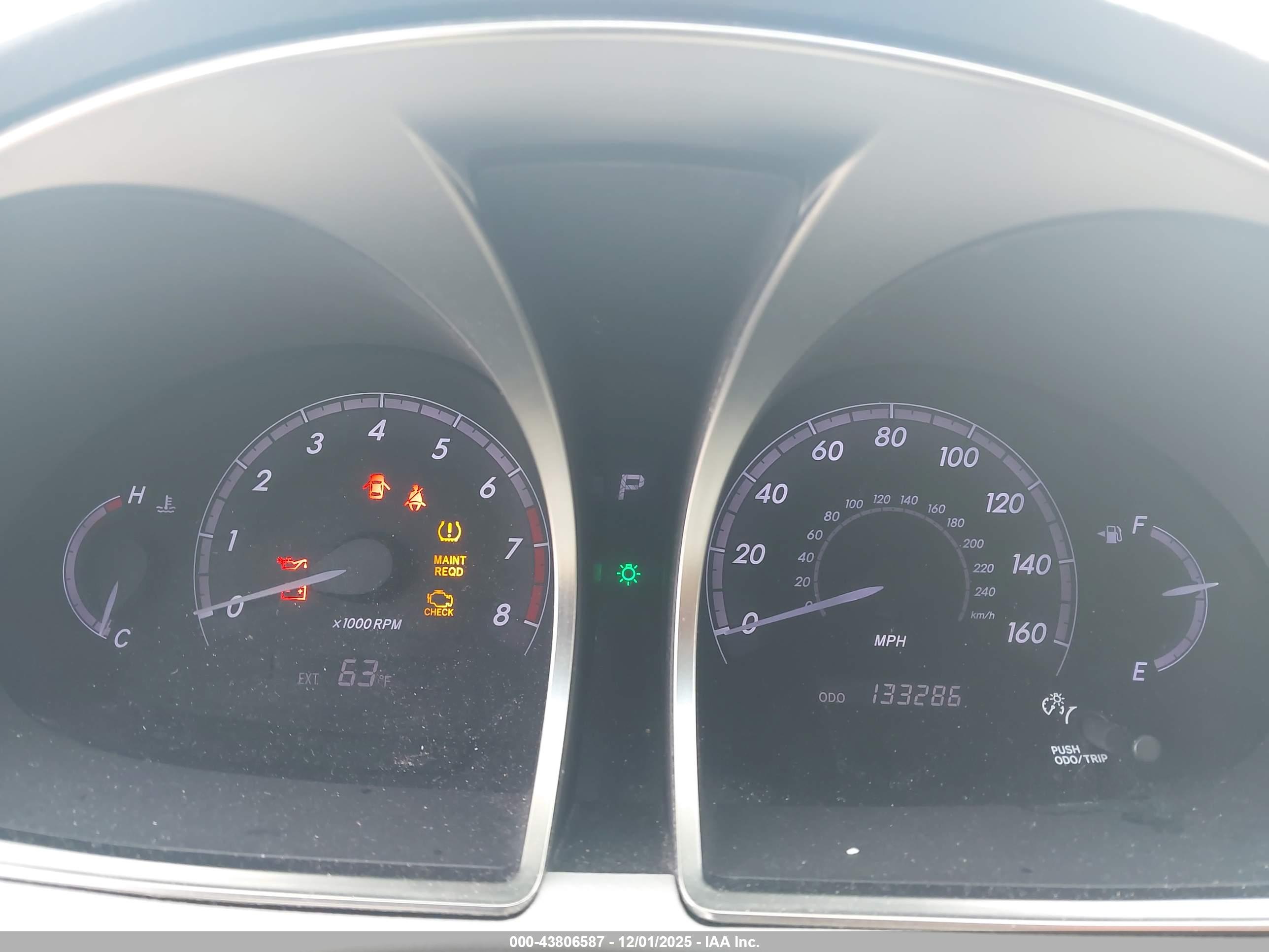 TOYOTA AVALON image 7