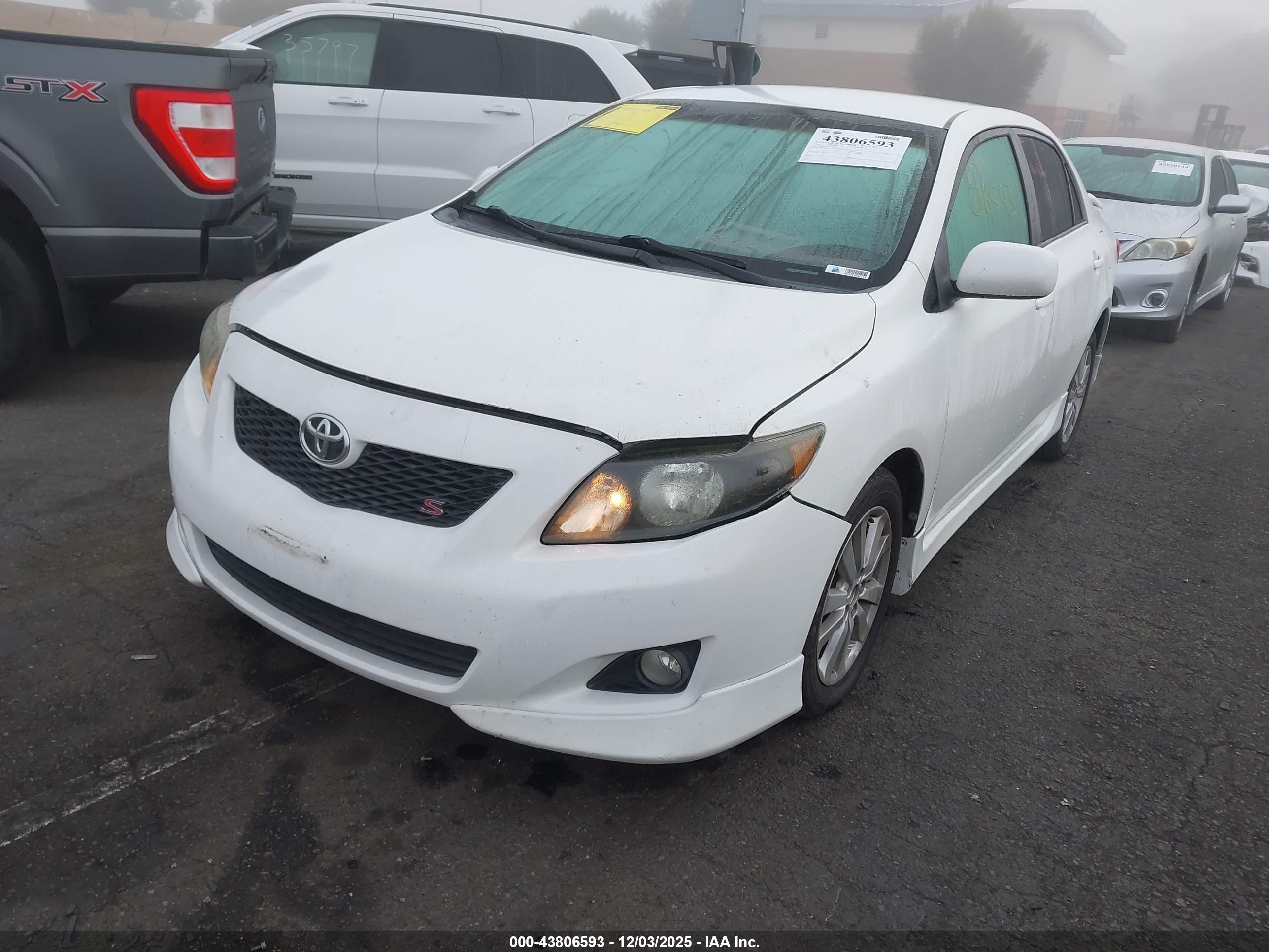 TOYOTA COROLLA image 2