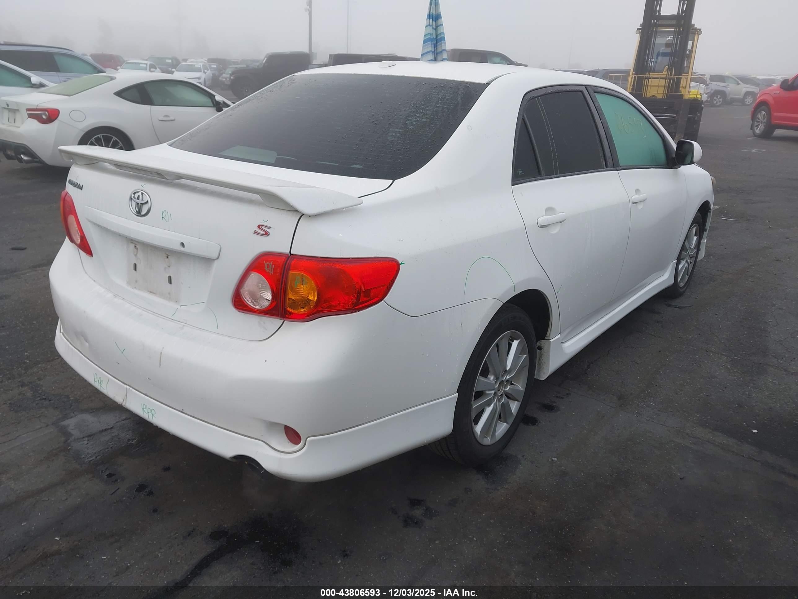TOYOTA COROLLA image 4