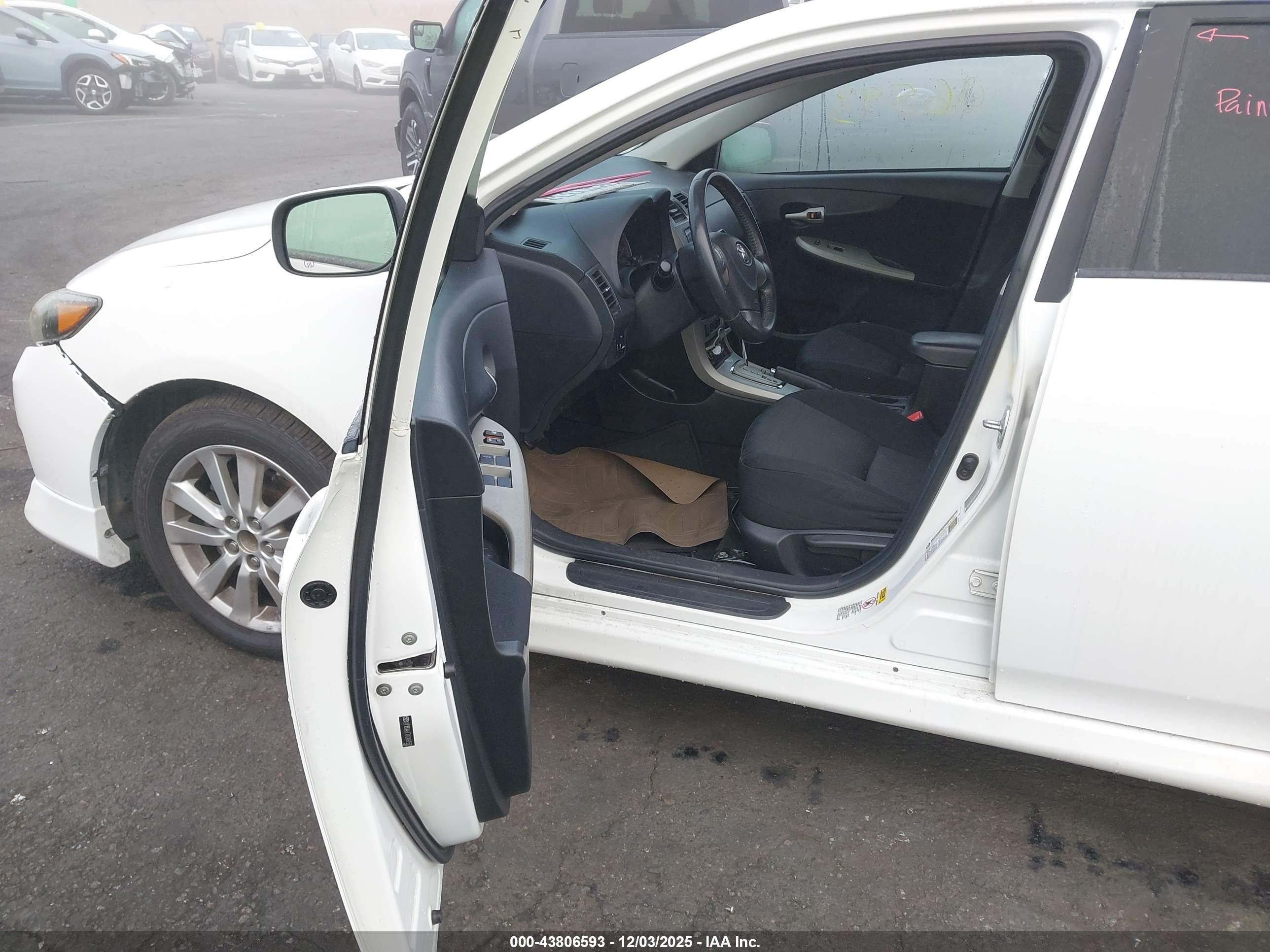 TOYOTA COROLLA image 5
