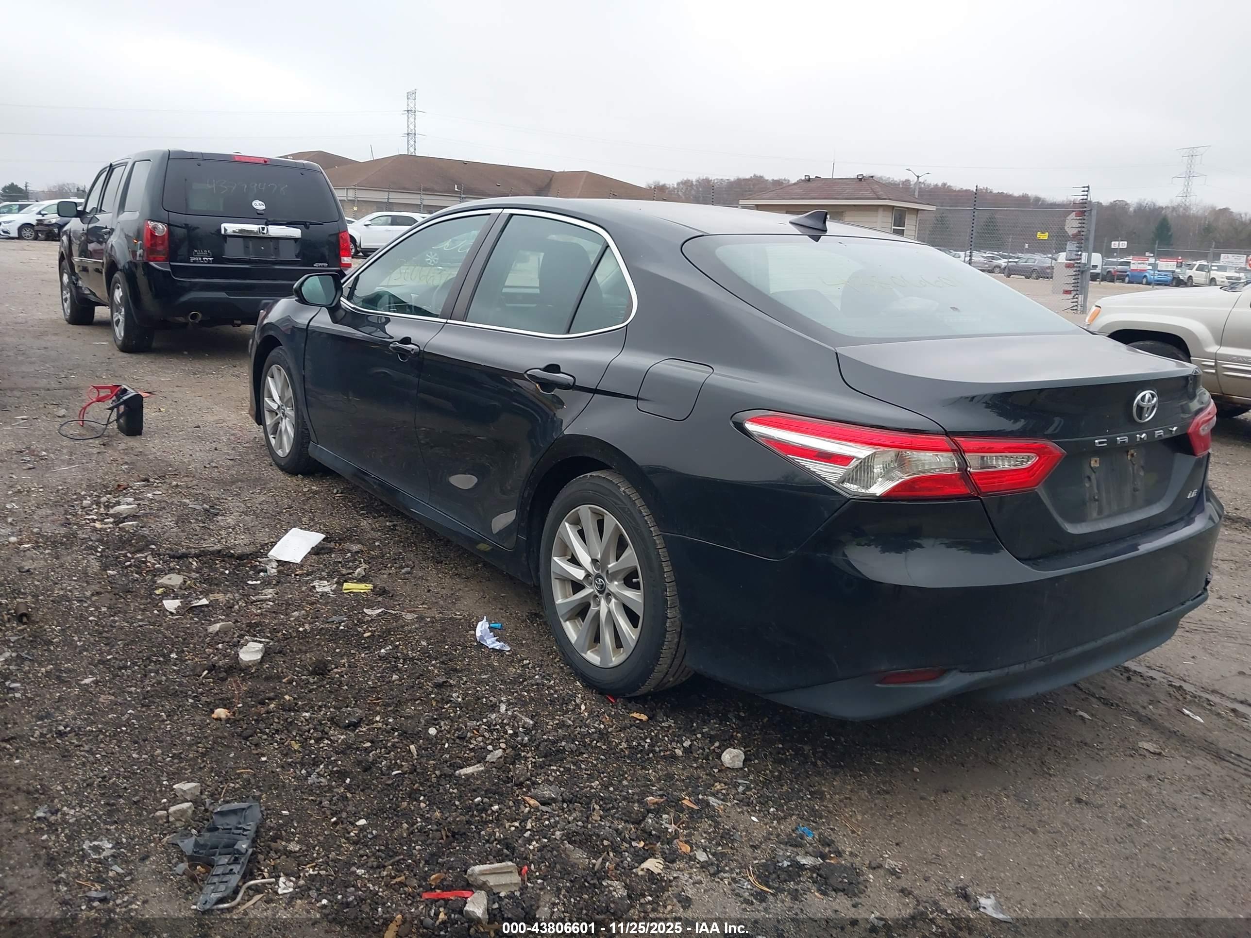 TOYOTA CAMRY image 3