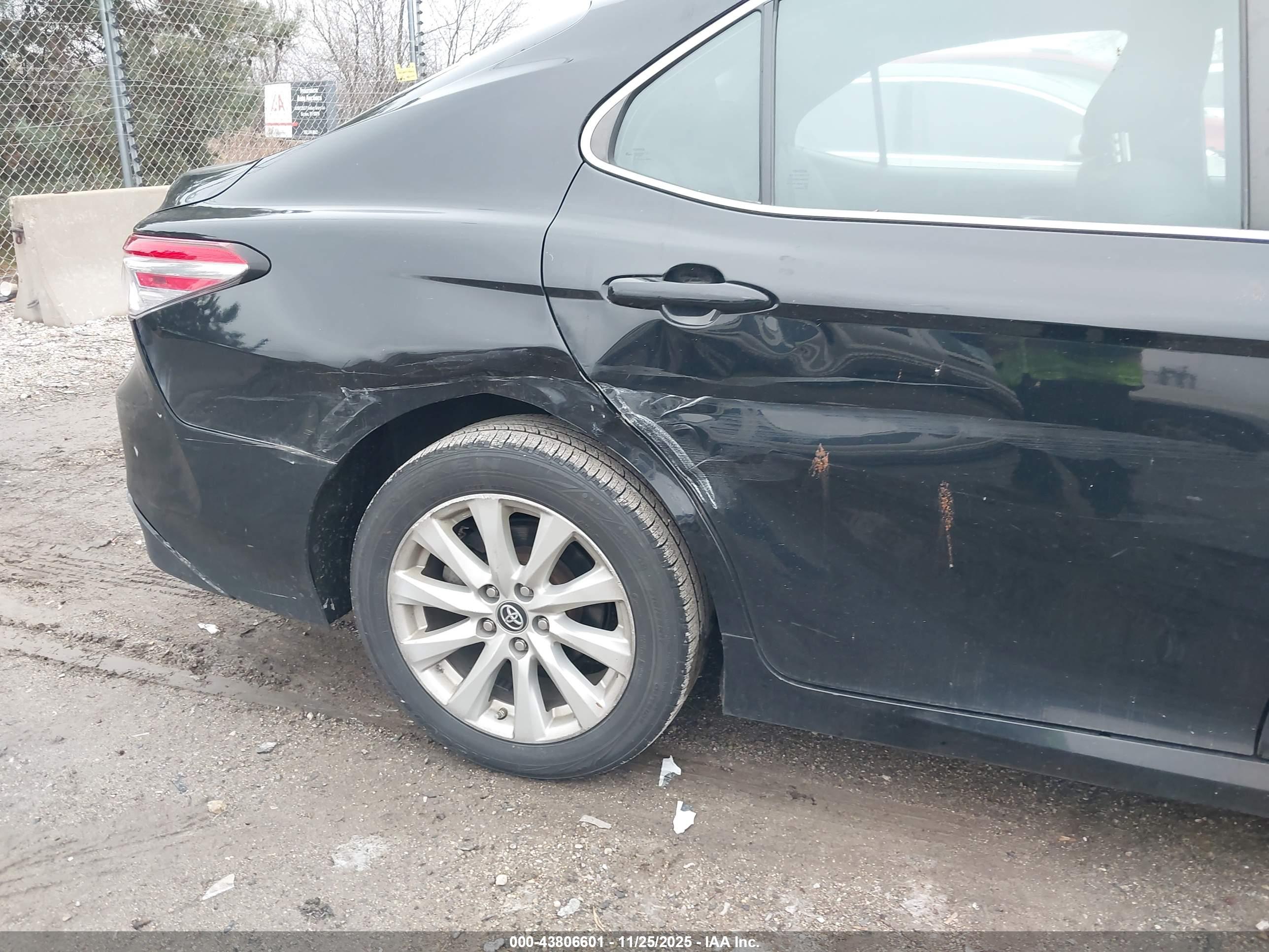 TOYOTA CAMRY image 6