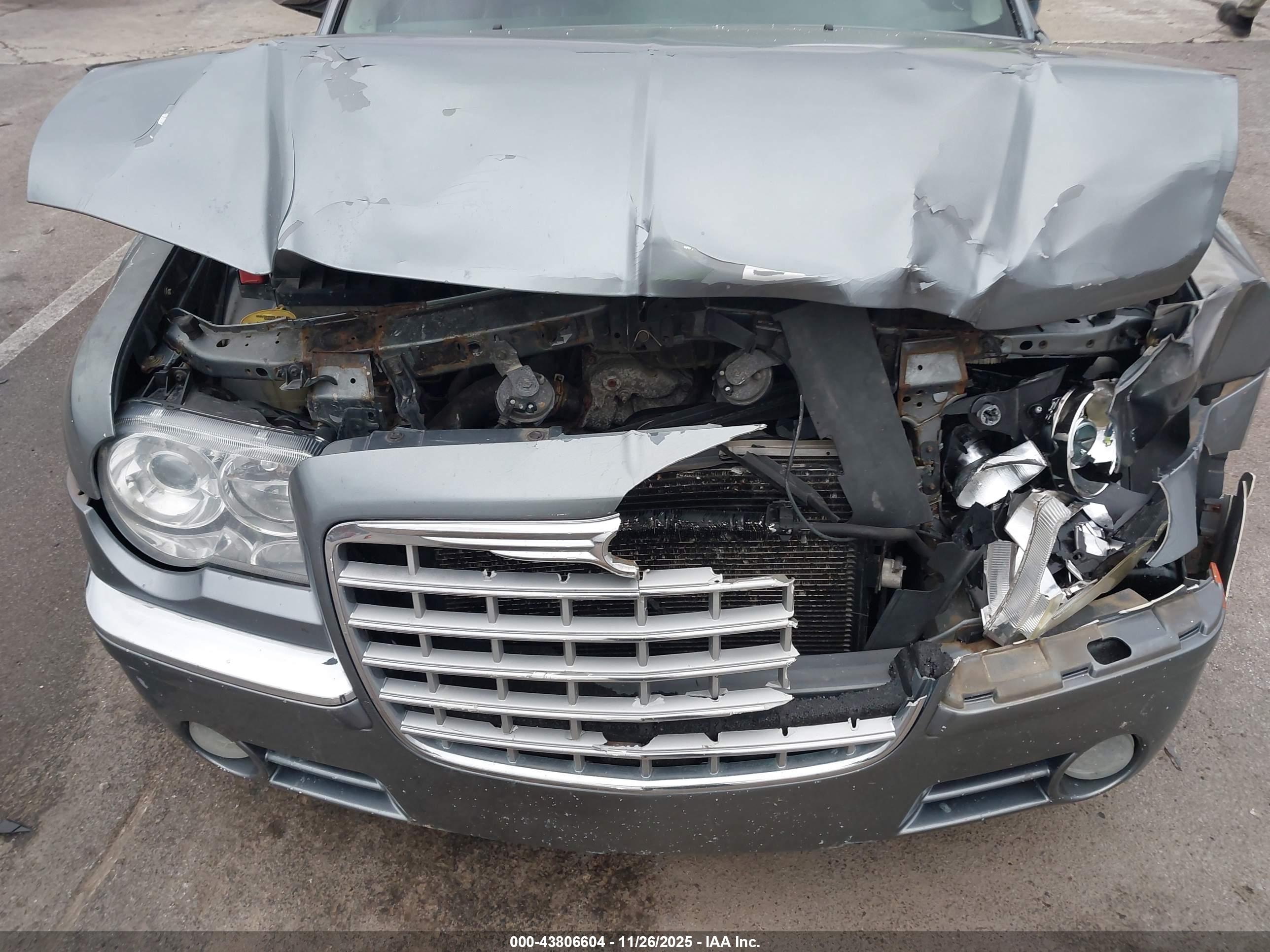 CHRYSLER 300C image 6