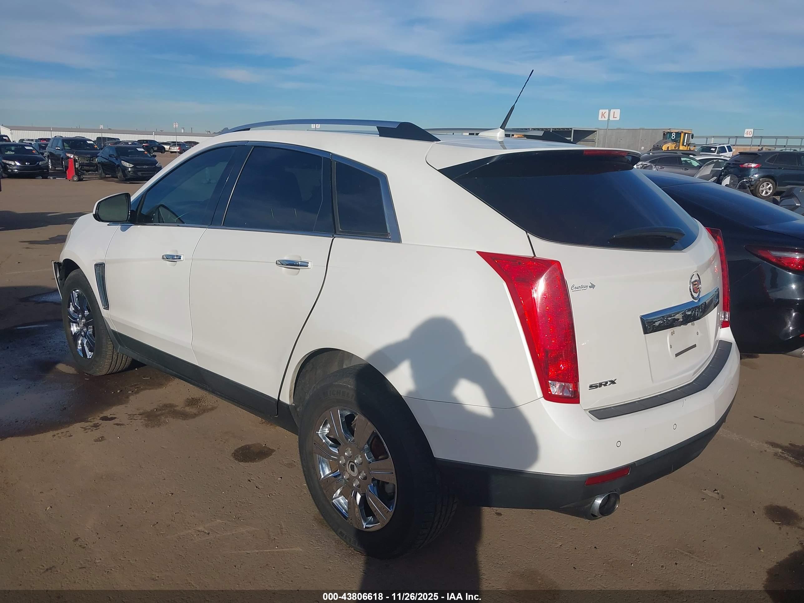 CADILLAC SRX image 3
