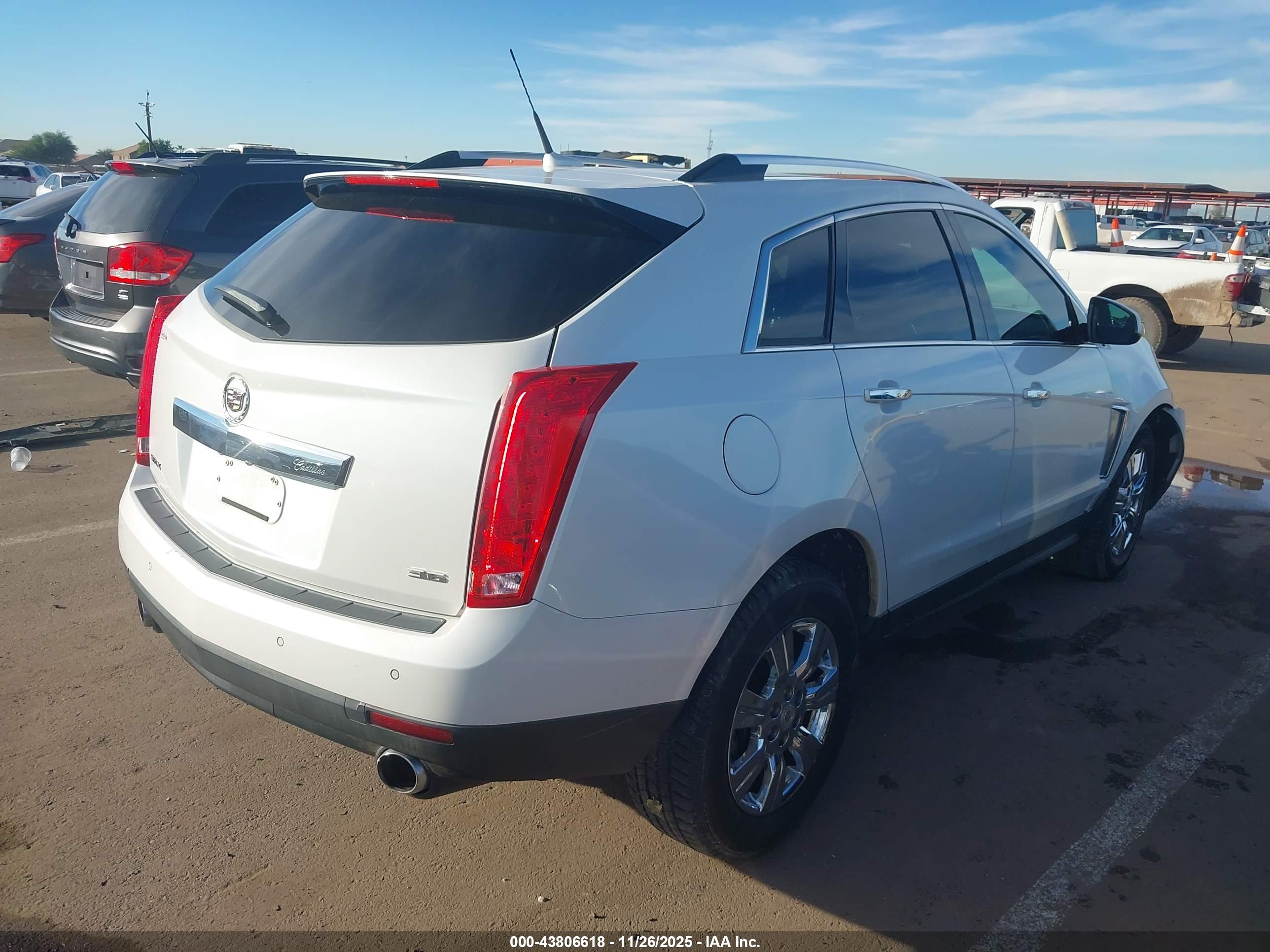 CADILLAC SRX image 4
