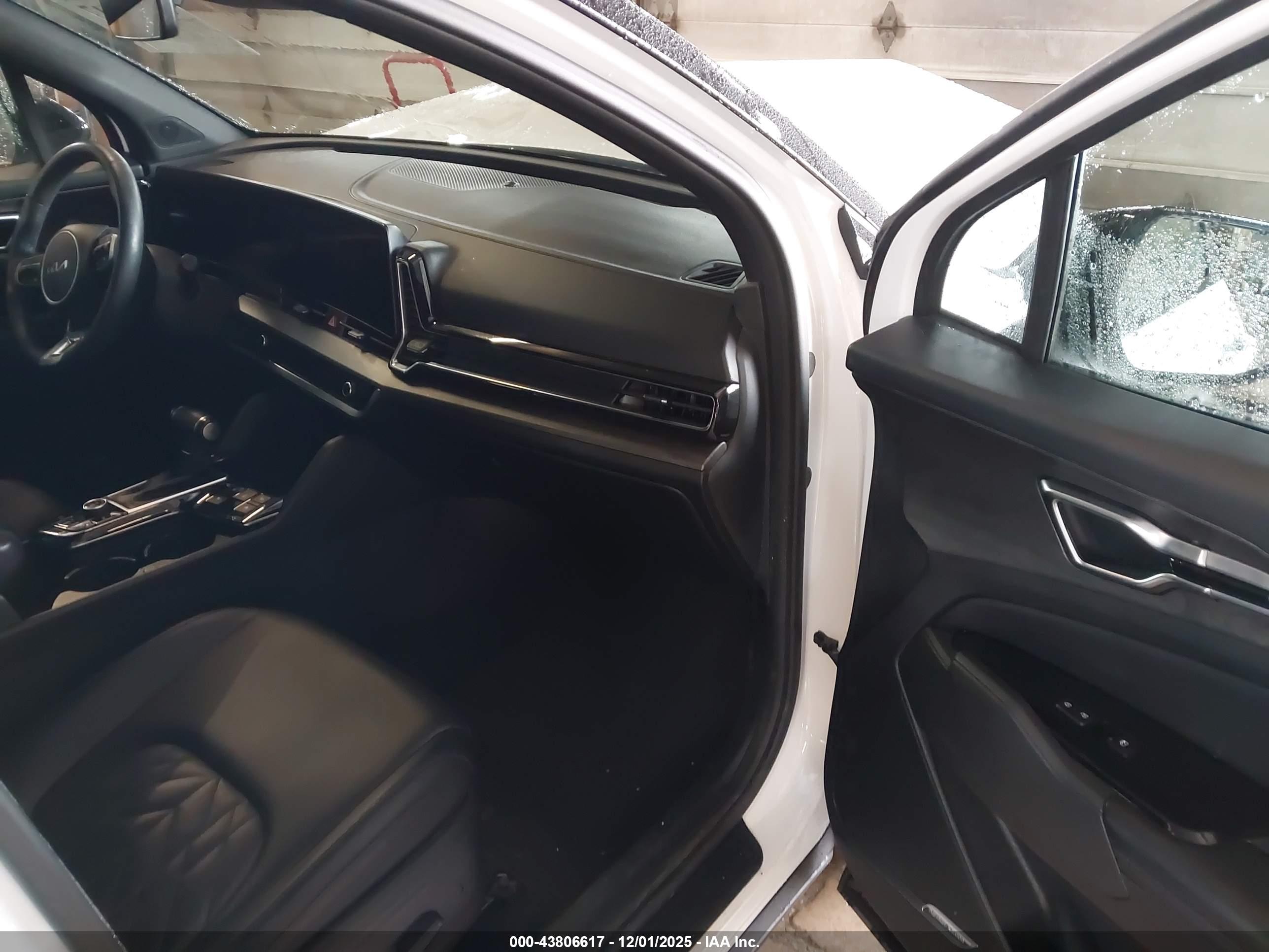 KIA SPORTAGE image 5
