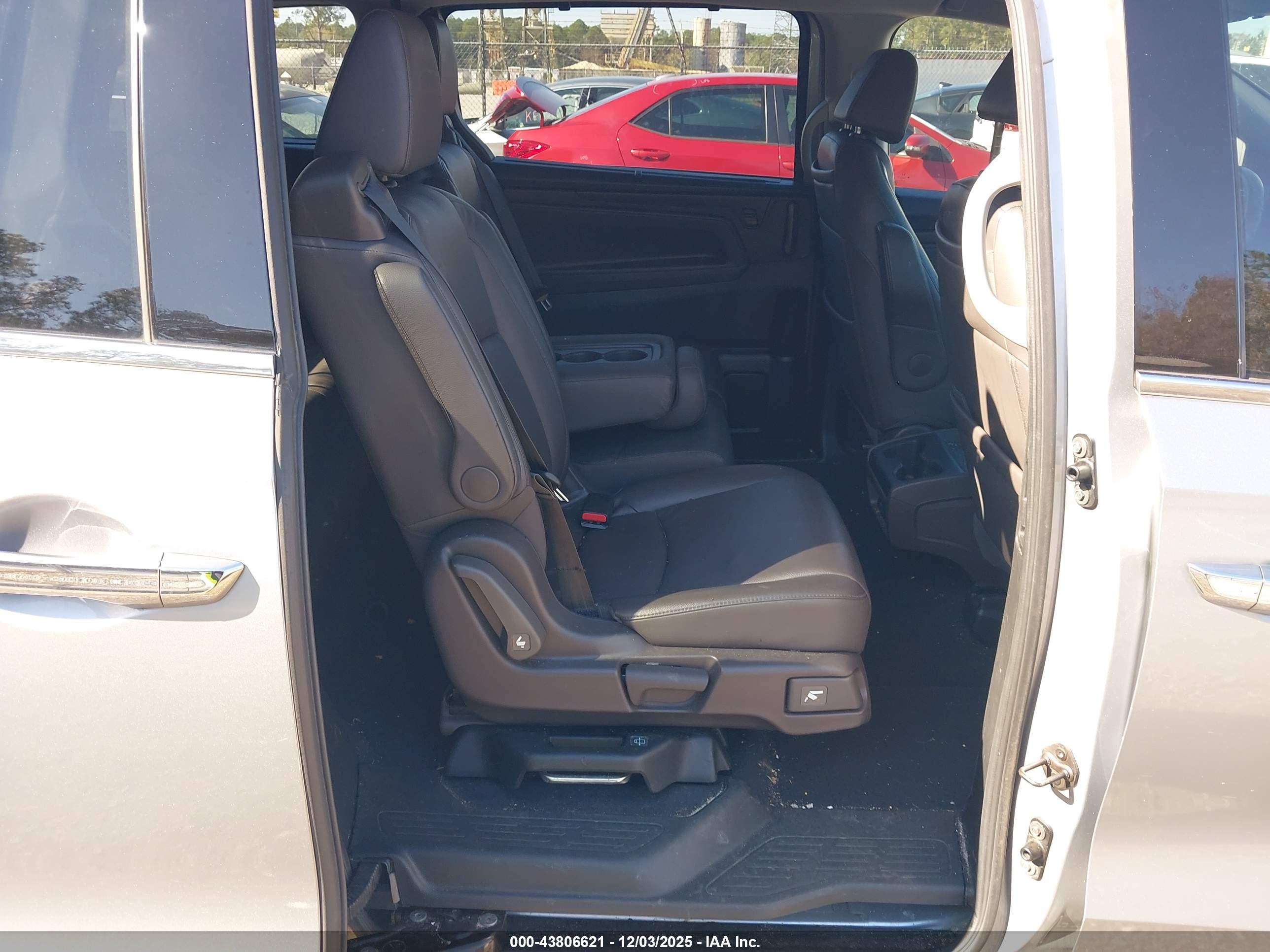 HONDA ODYSSEY image 8